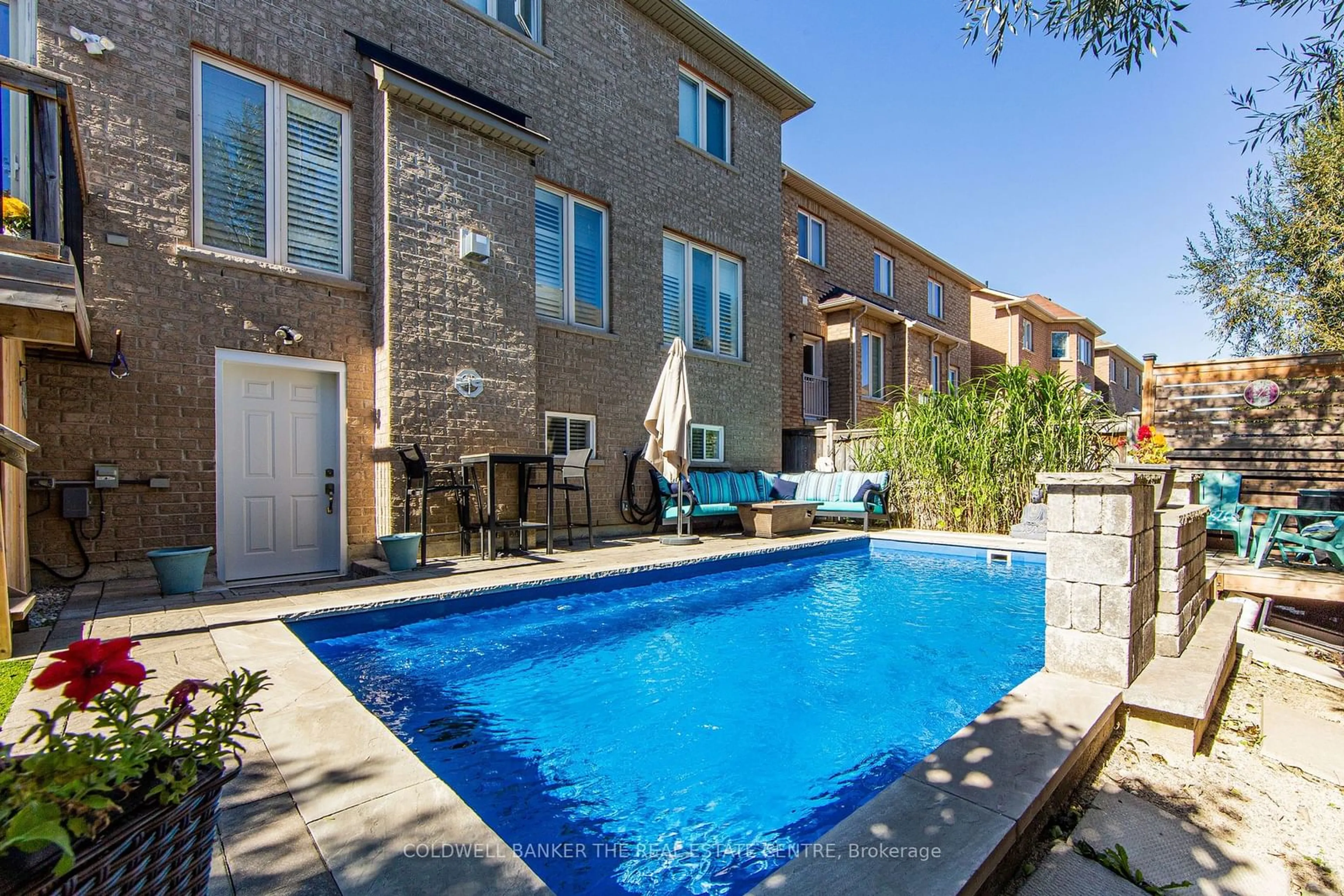 Indoor or outdoor pool for 52 Seiffer Cres, Richmond Hill Ontario L4E 0J1