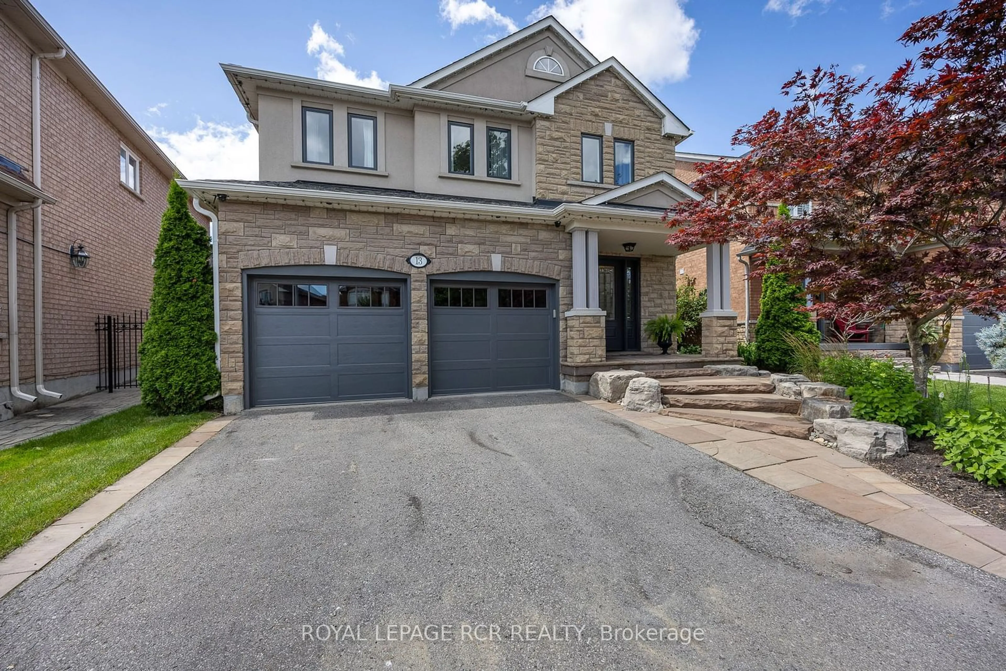 Frontside or backside of a home, the street view for 13 James Ratcliff Ave, Whitchurch-Stouffville Ontario L4A 1P2