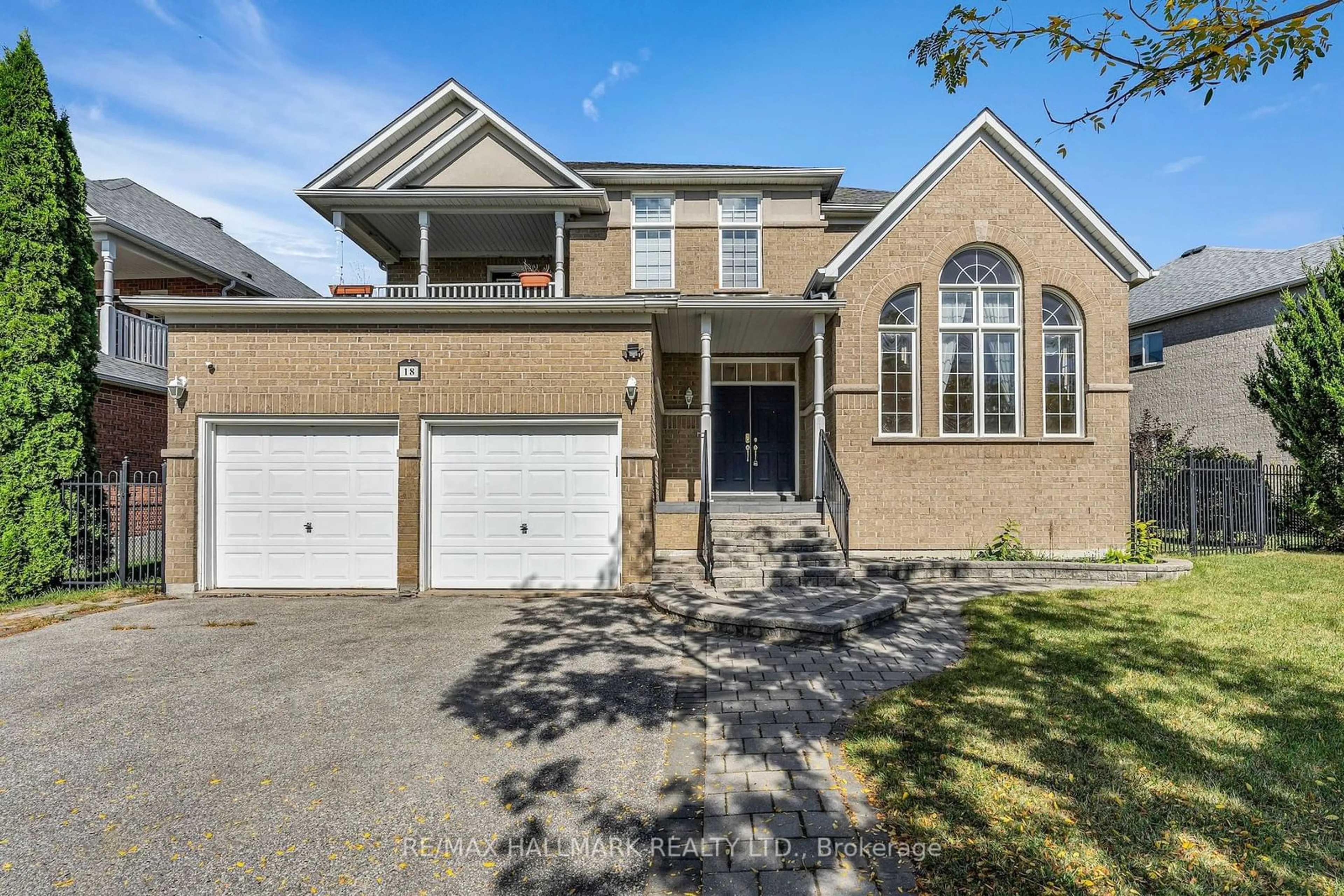 Home with brick exterior material for 18 Queensborough Crt, Richmond Hill Ontario L4E 4E4