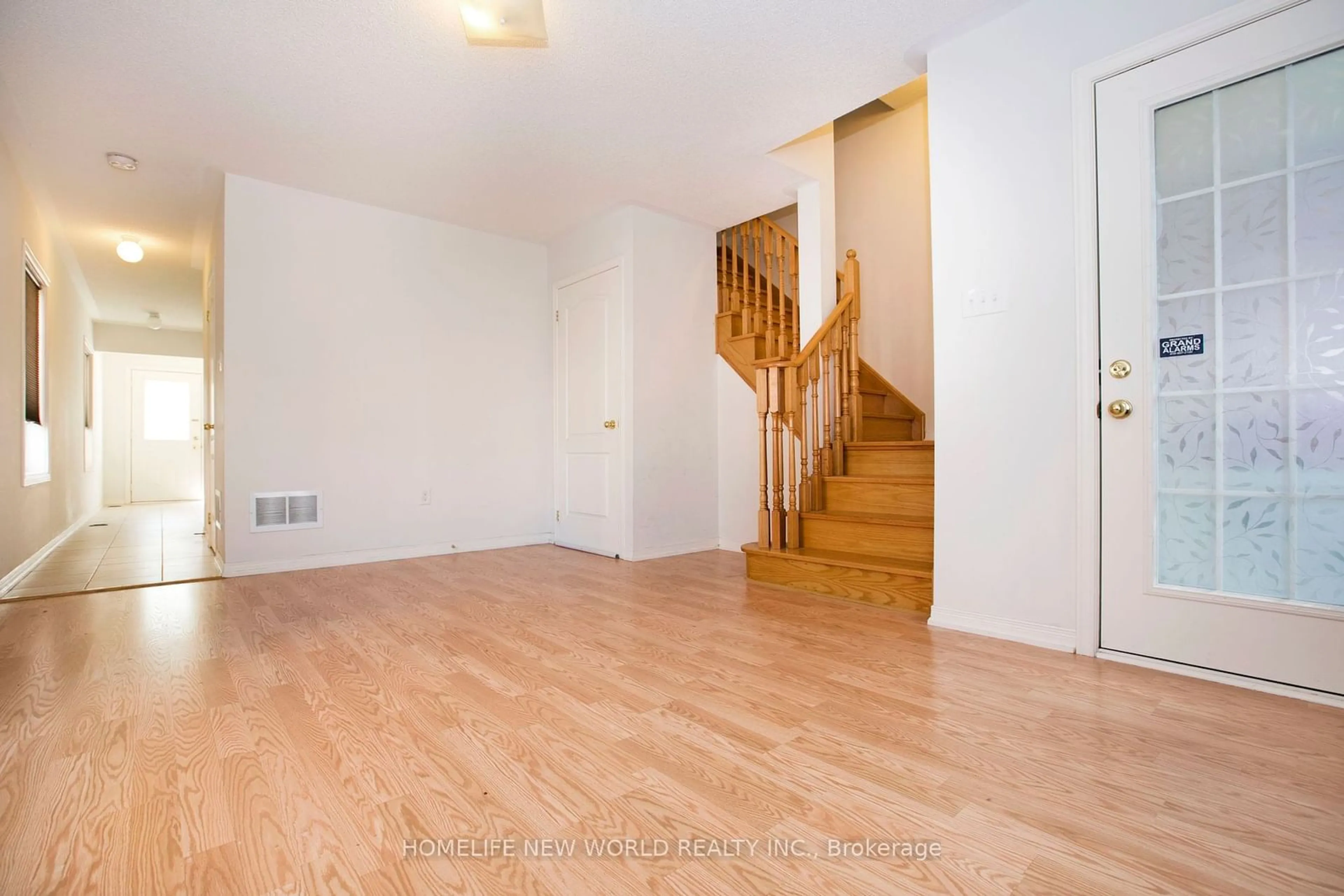 Indoor foyer, wood floors for 16 Eastern Skies Way, Markham Ontario L6E 0N8