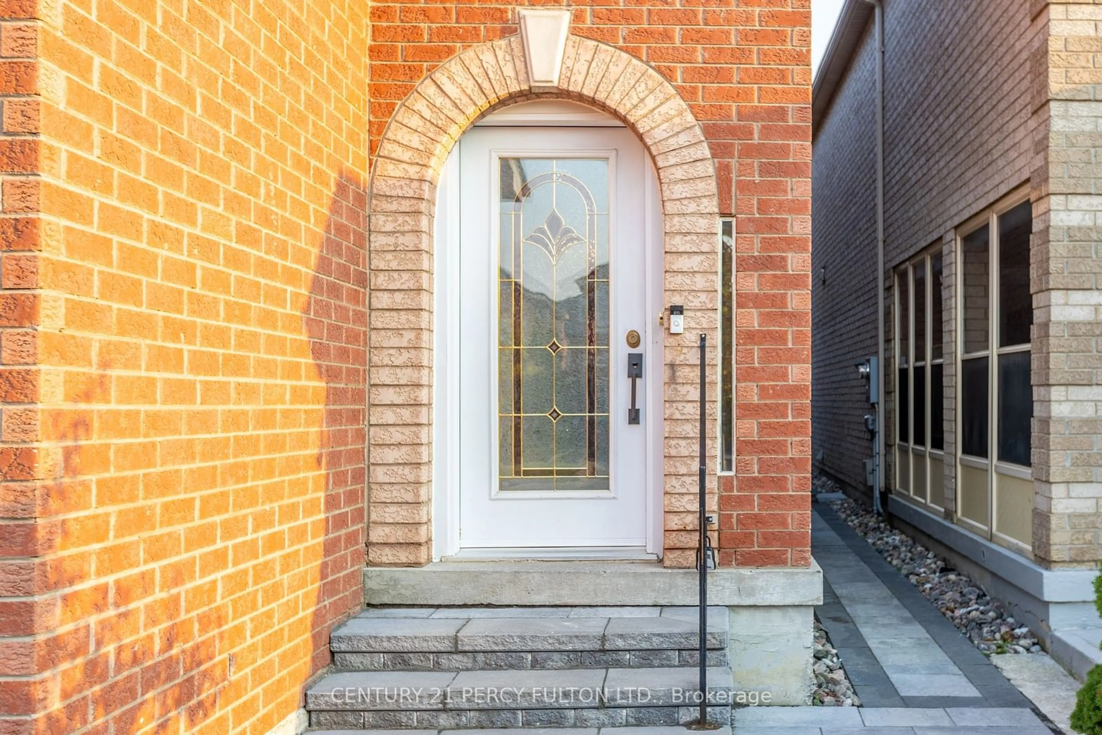 Home with brick exterior material for 161 Sophia Rd, Markham Ontario L3S 3Y9