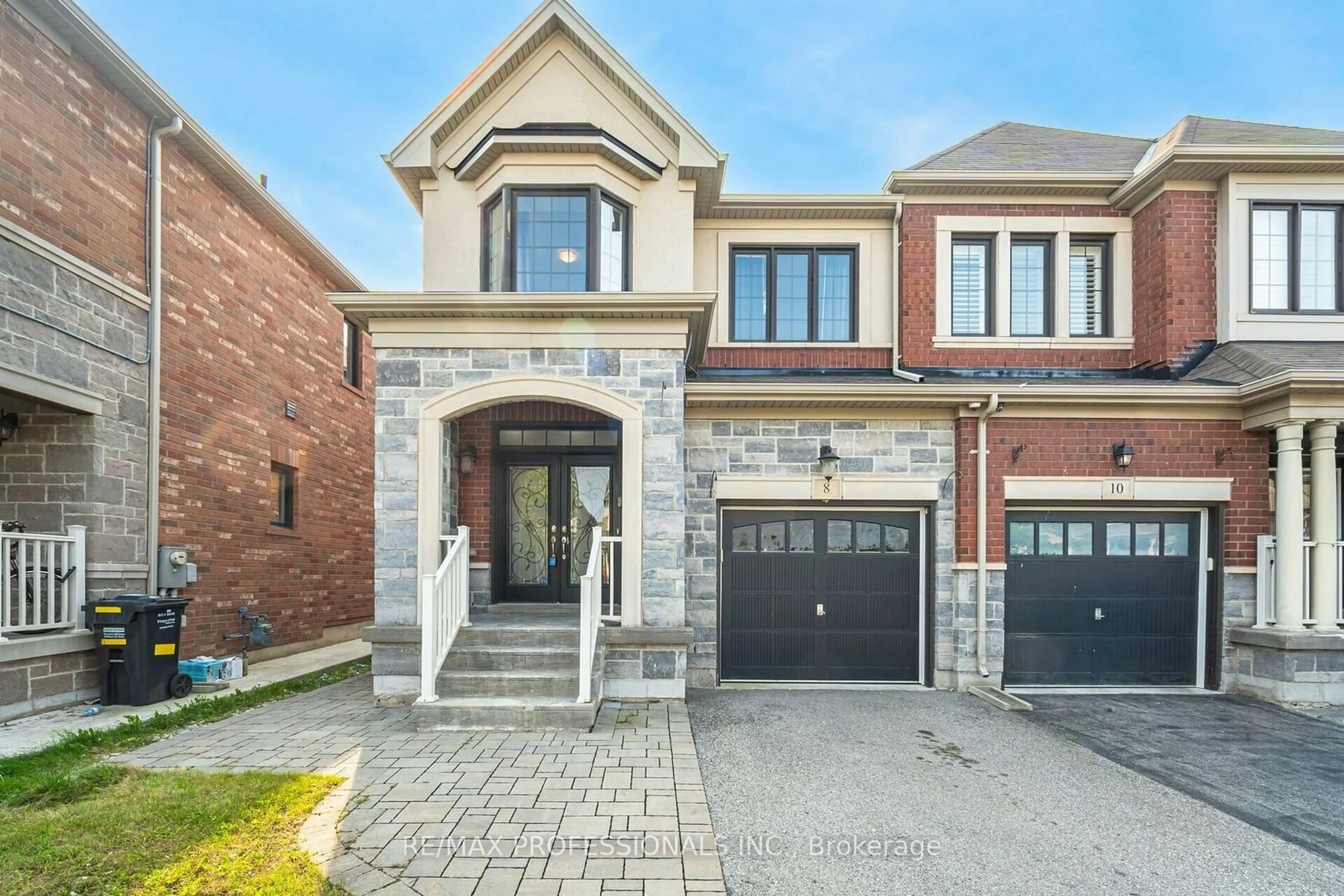 Home with brick exterior material for 8 Andretti Cres, Brampton Ontario L6X 5G7