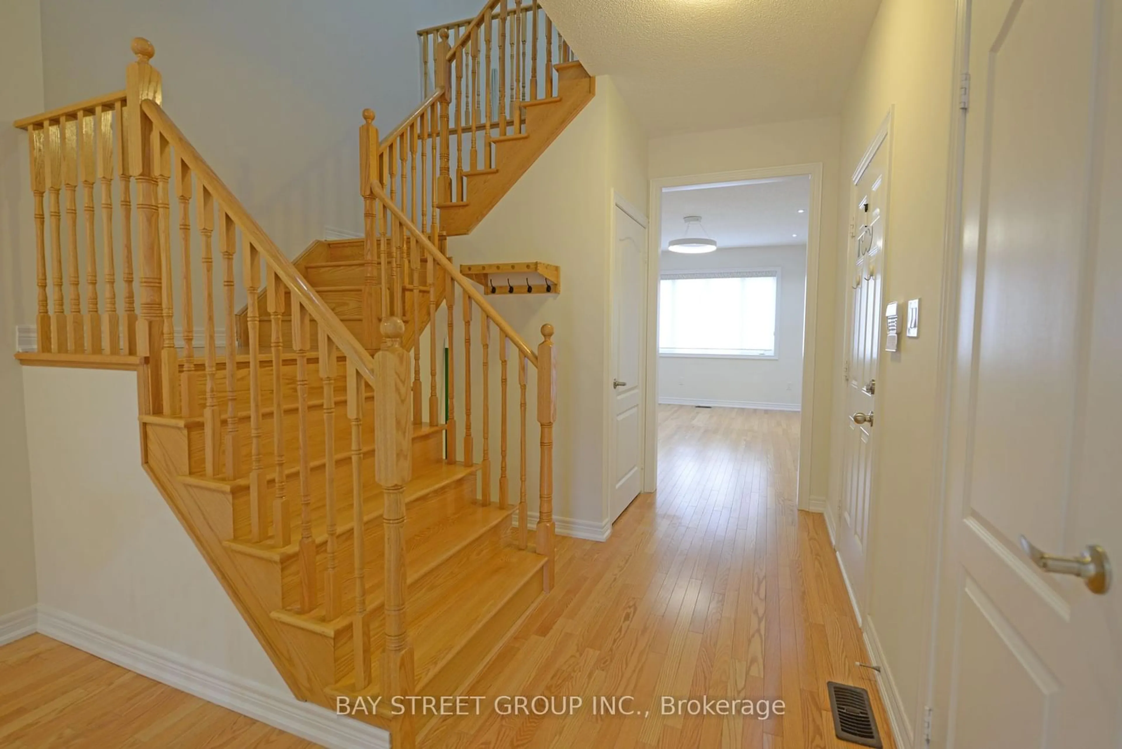 Indoor entryway, wood floors for 14 Begonia St, Markham Ontario L6E 0N3