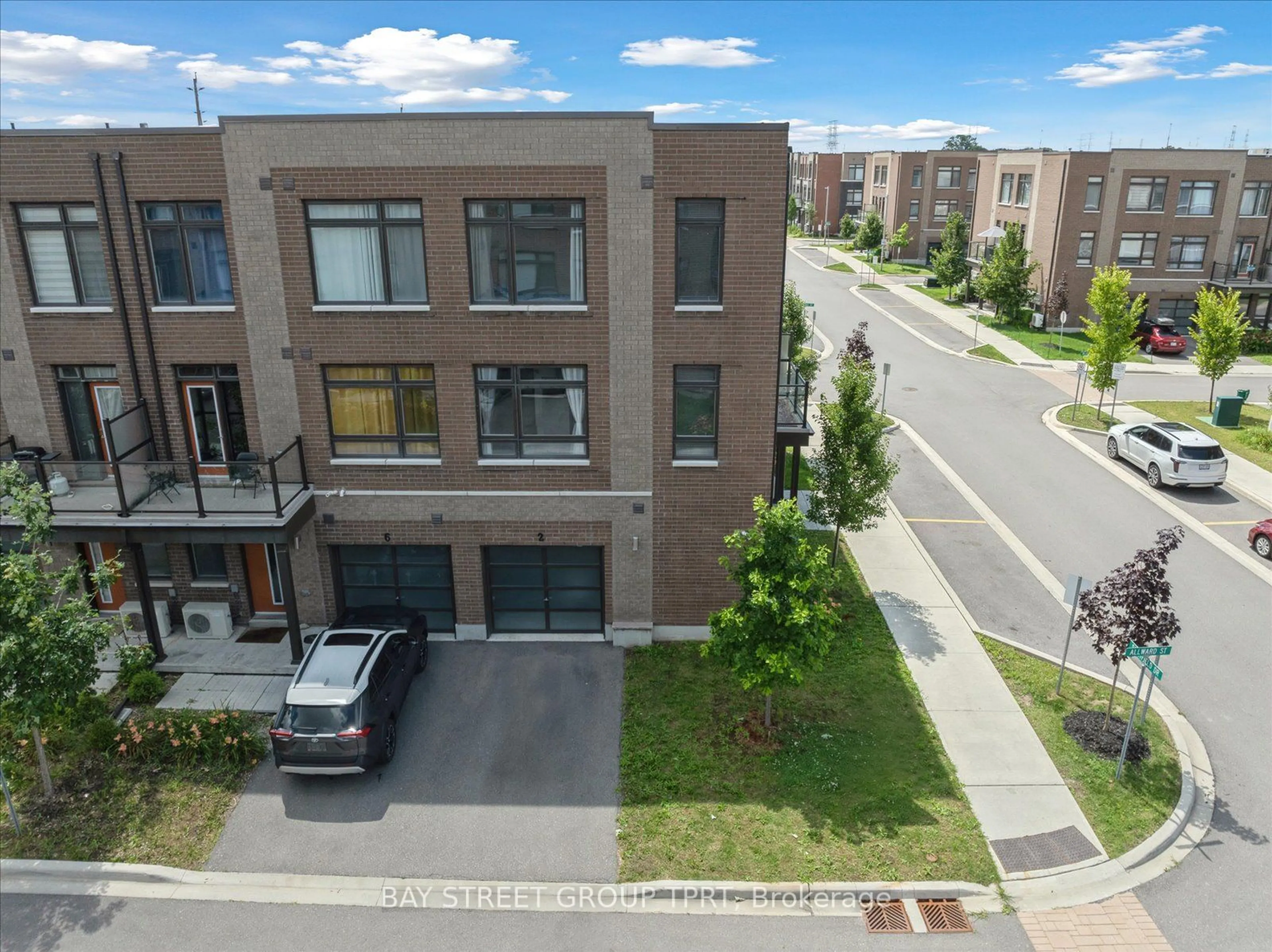 A pic from exterior of the house or condo, the street view for 2 Allward St, Vaughan Ontario L4L 0M1