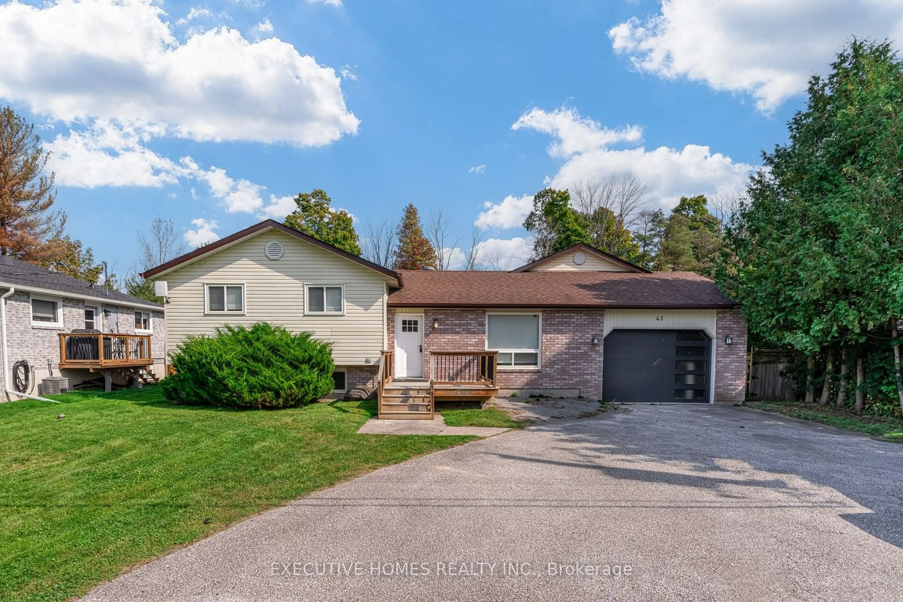 Frontside or backside of a home for 41 Riverview Beach Rd, Georgina Ontario L0E 1N0