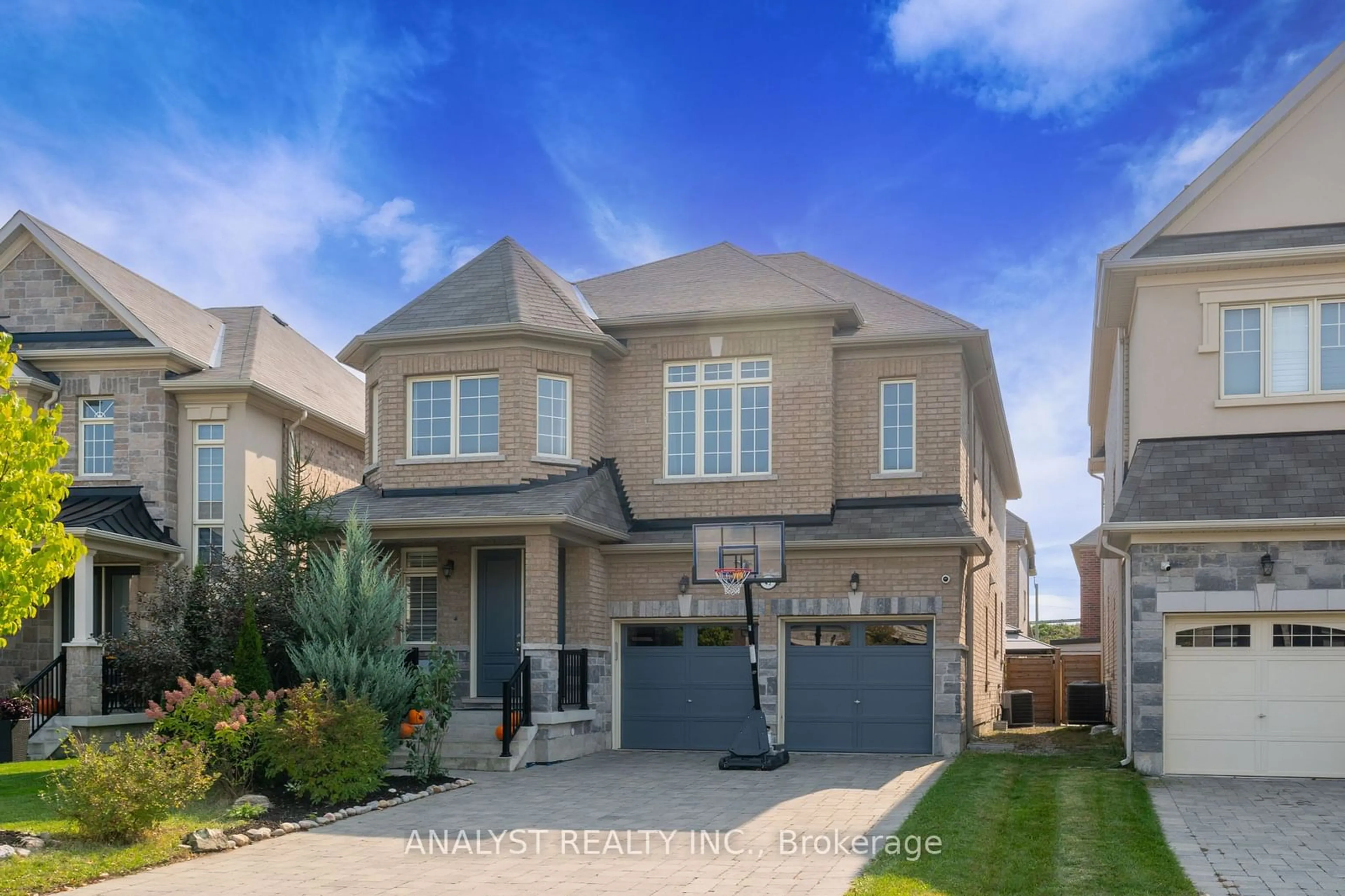 Frontside or backside of a home, the street view for 43 Condor Way, Vaughan Ontario L4H 4N1