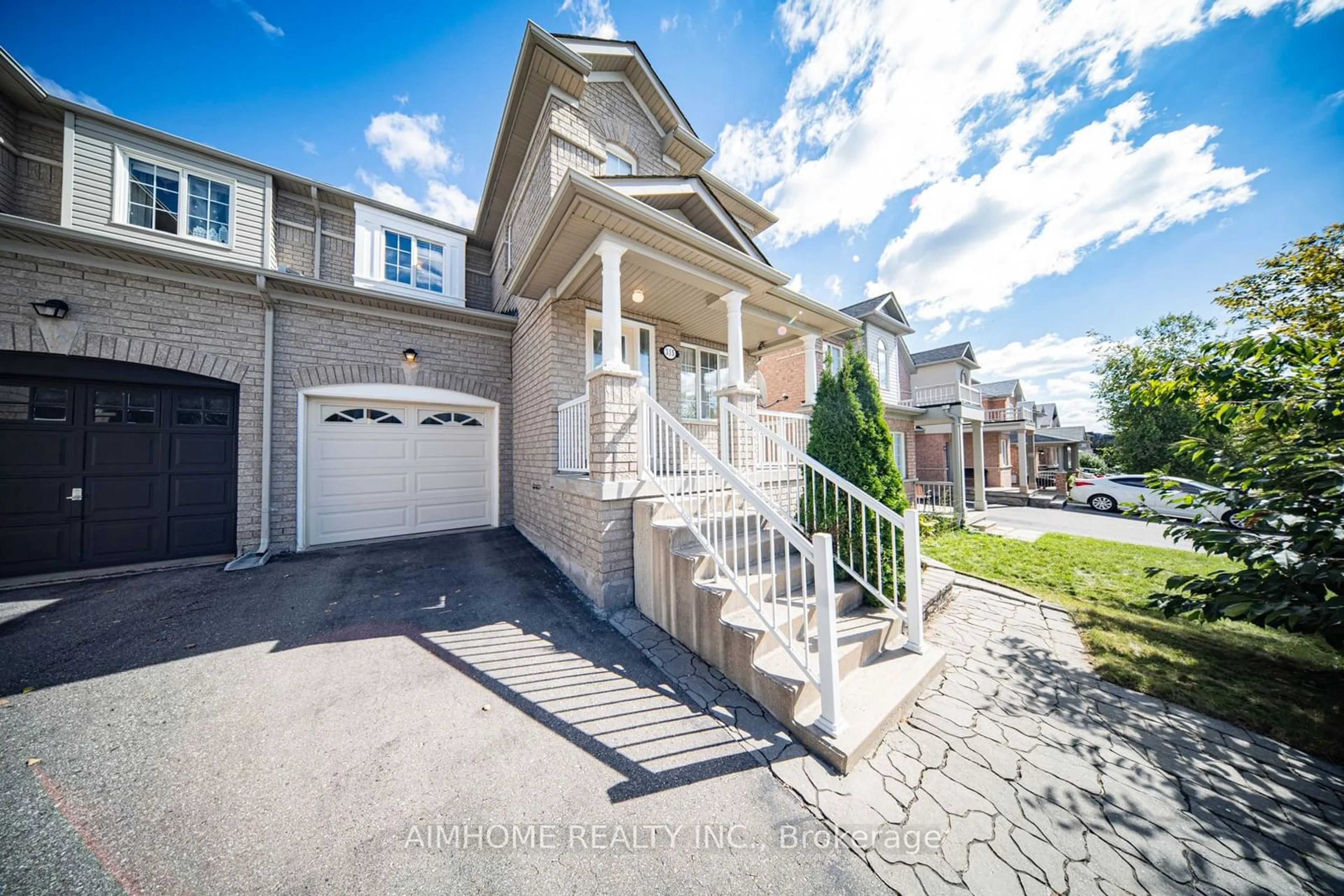 A pic from exterior of the house or condo, cottage for 315 Flagstone Way, Newmarket Ontario L3X 2R8