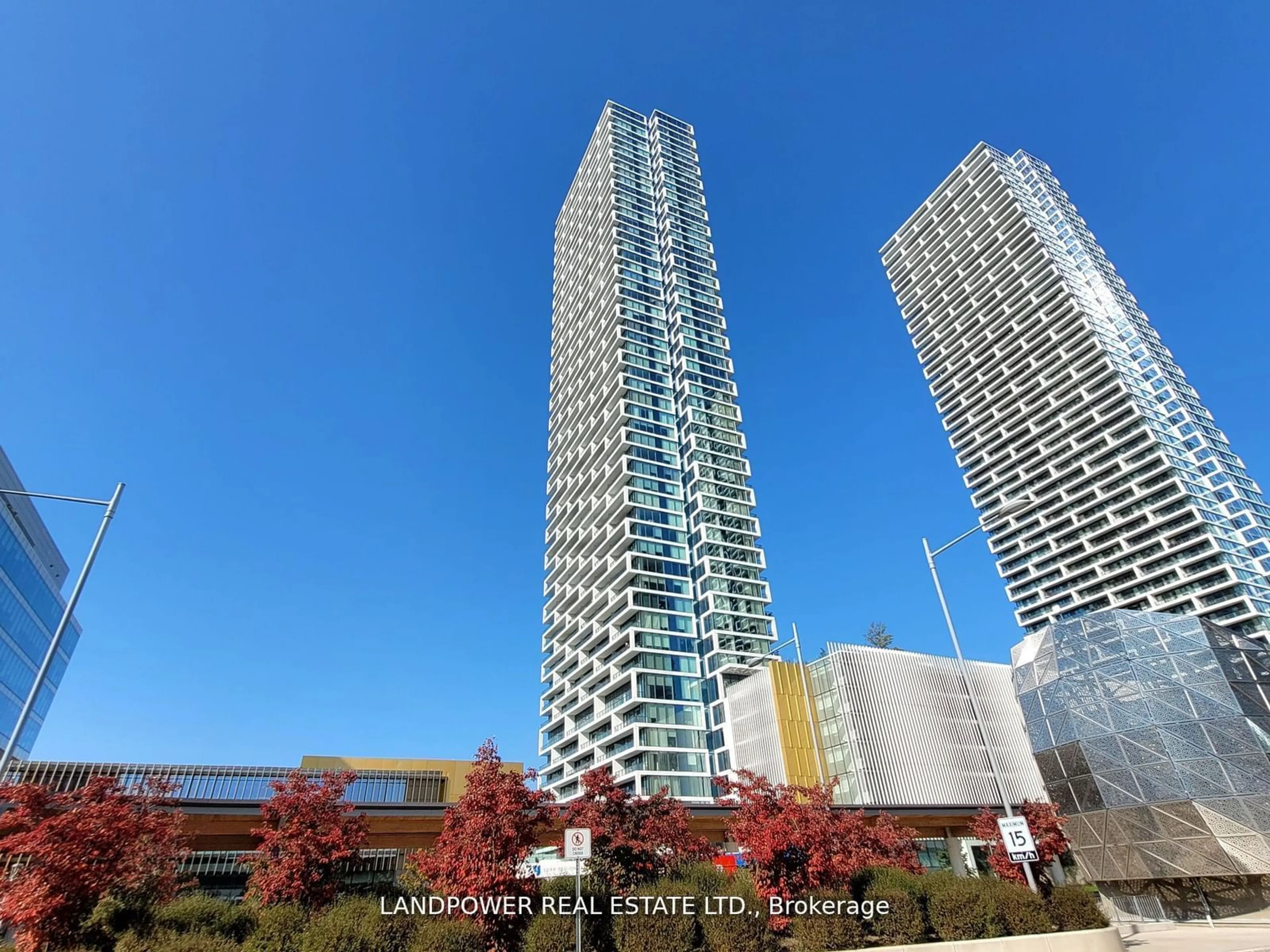 A pic from exterior of the house or condo, the view of city buildings for 5 Buttermill Ave #6101, Vaughan Ontario L4K 0J5