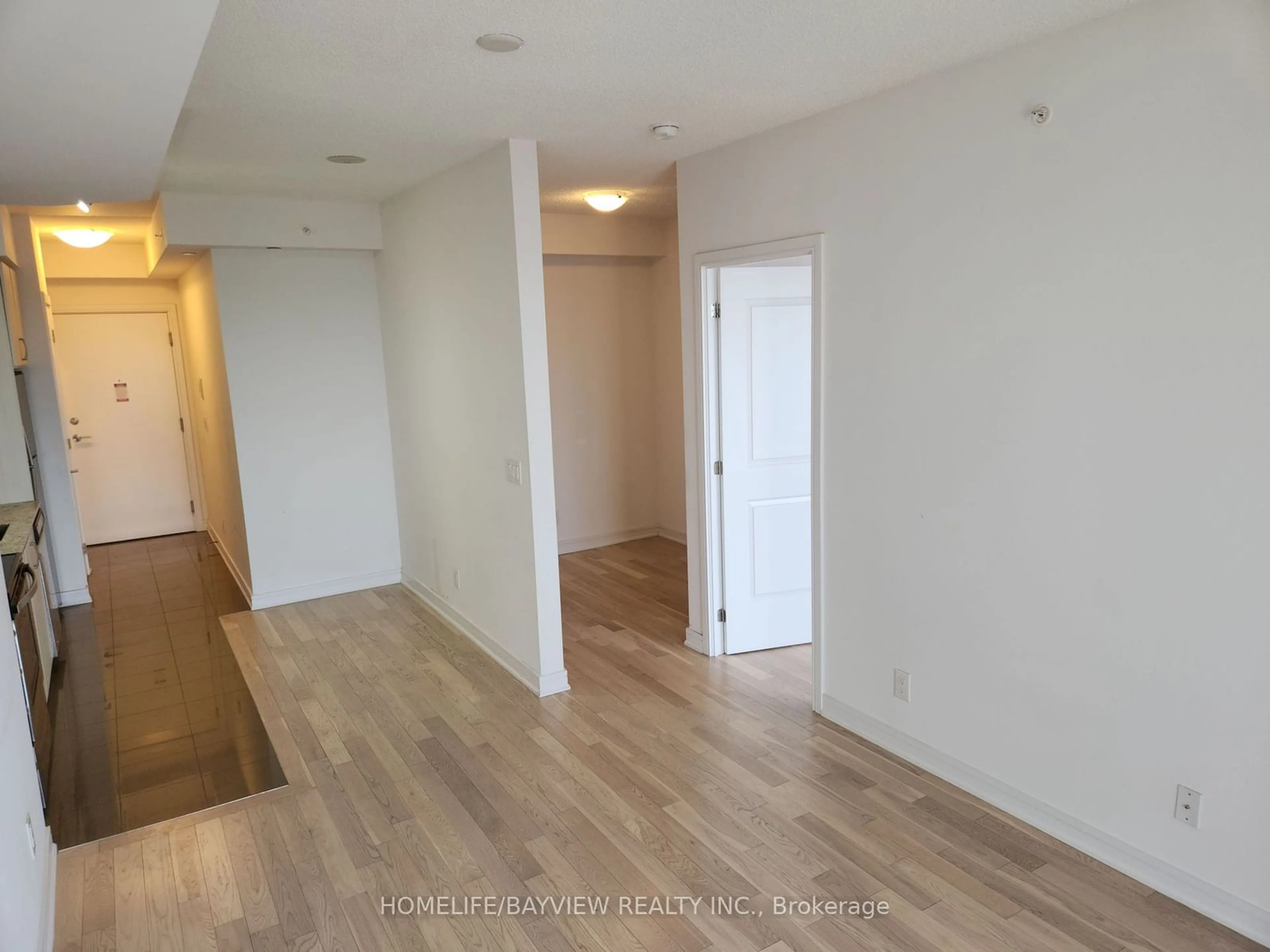 A pic of a room for 9201 YONGE St #2101 NW, Richmond Hill Ontario L4C 1H9