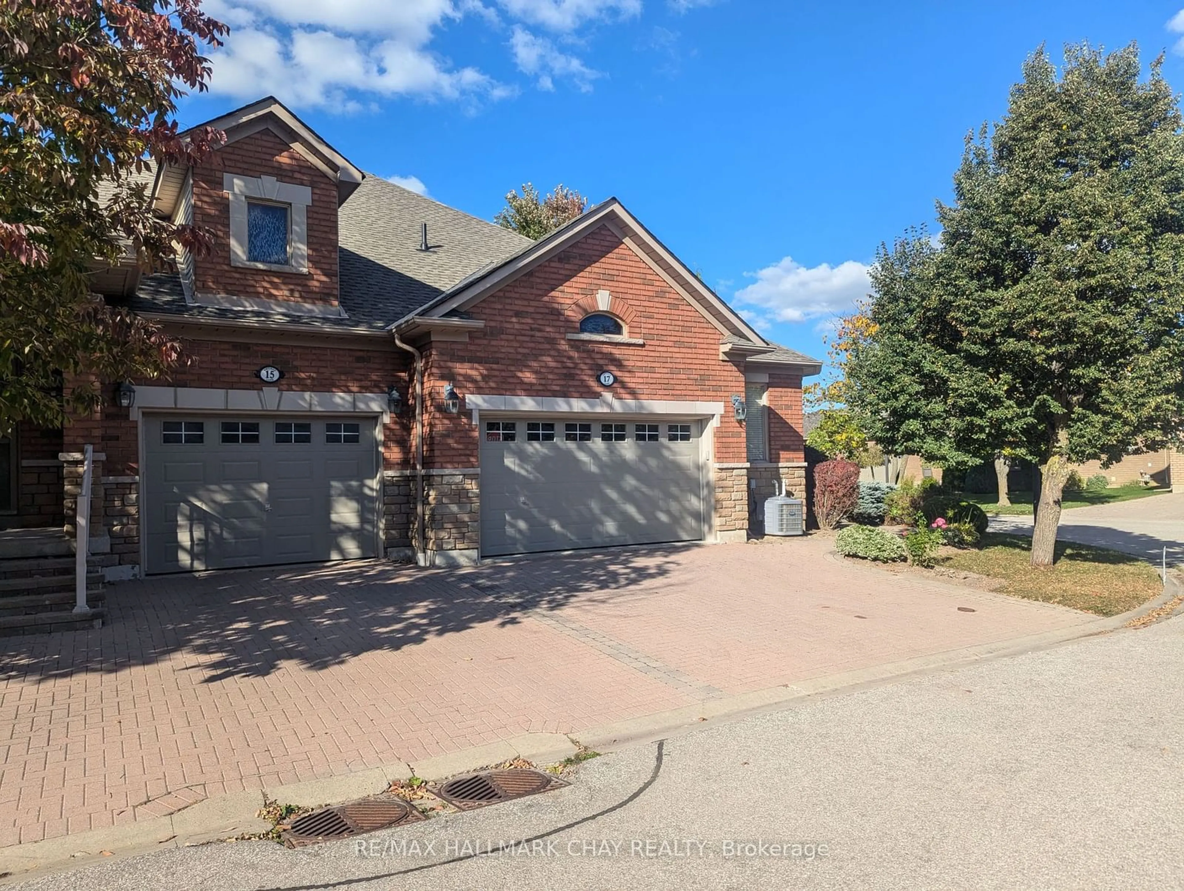 Frontside or backside of a home, the street view for 17 Artisan Lane, New Tecumseth Ontario L9R 2E3