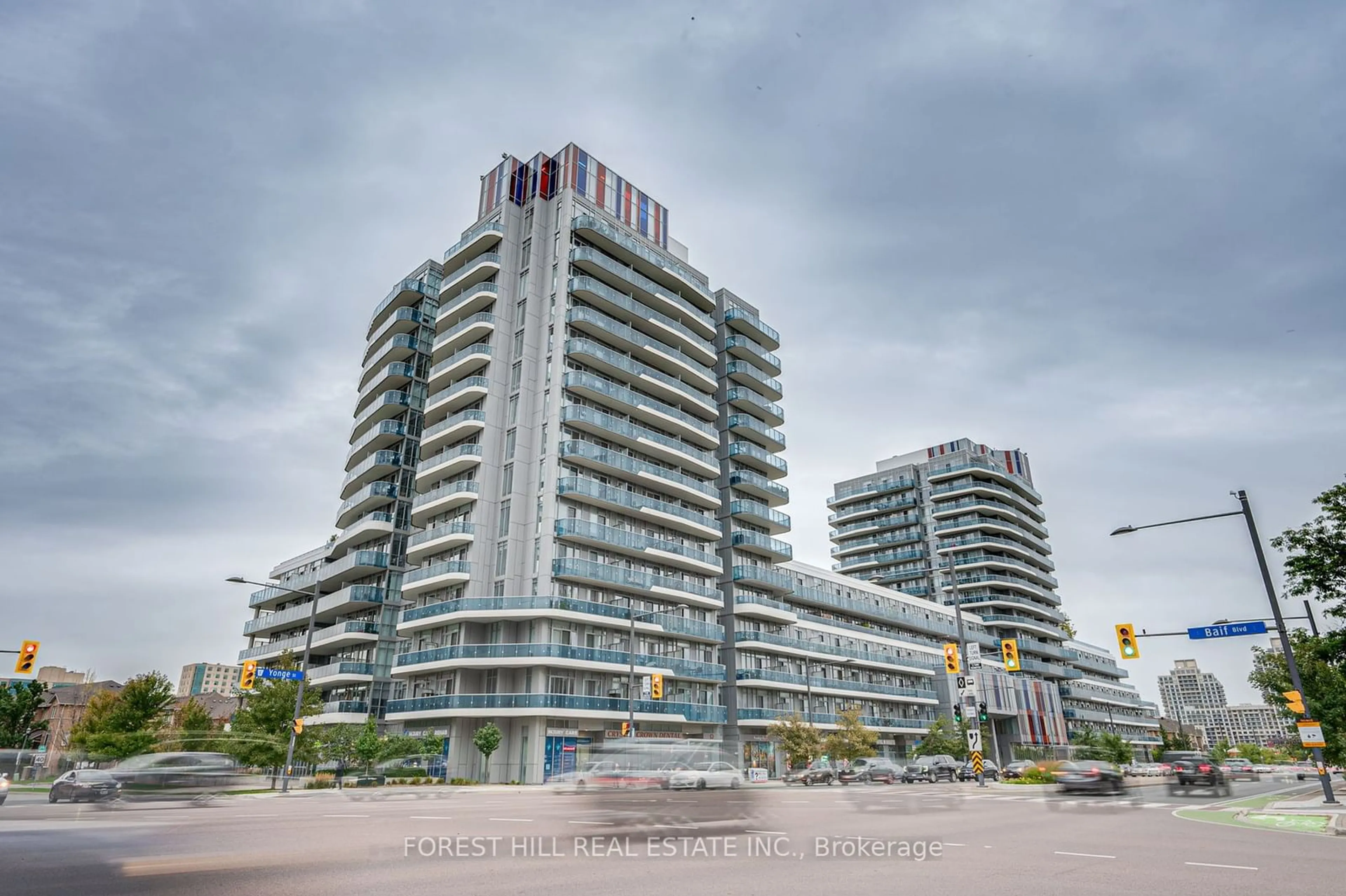 A pic from exterior of the house or condo for 9471 Yonge St #1614, Richmond Hill Ontario L4C 1V4