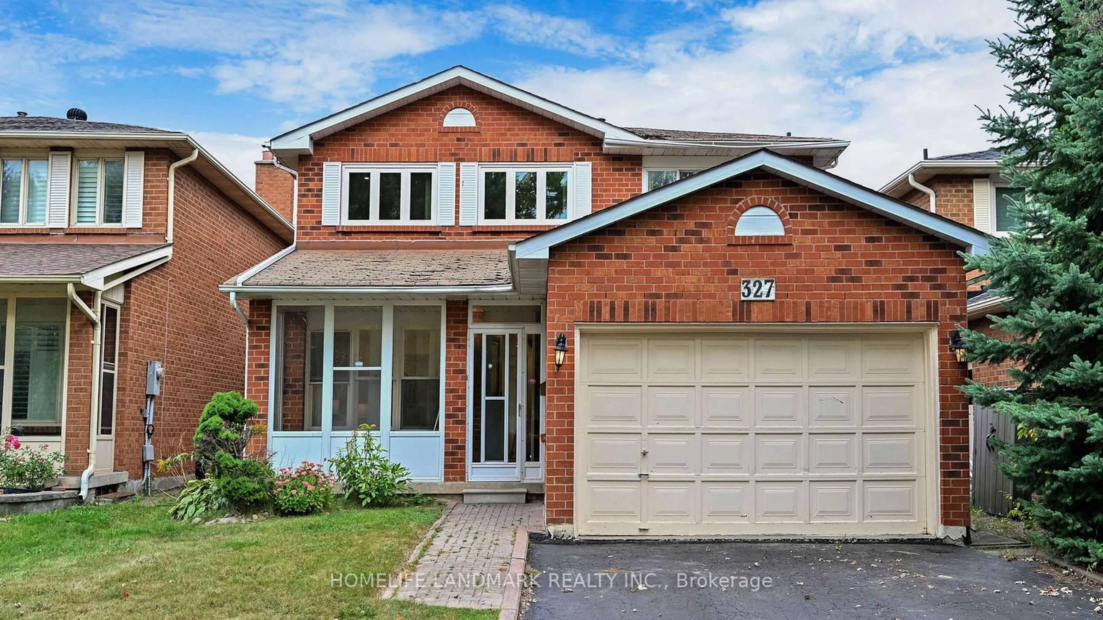 Home with brick exterior material for 327 Sussex Ave, Richmond Hill Ontario L4C 6B4