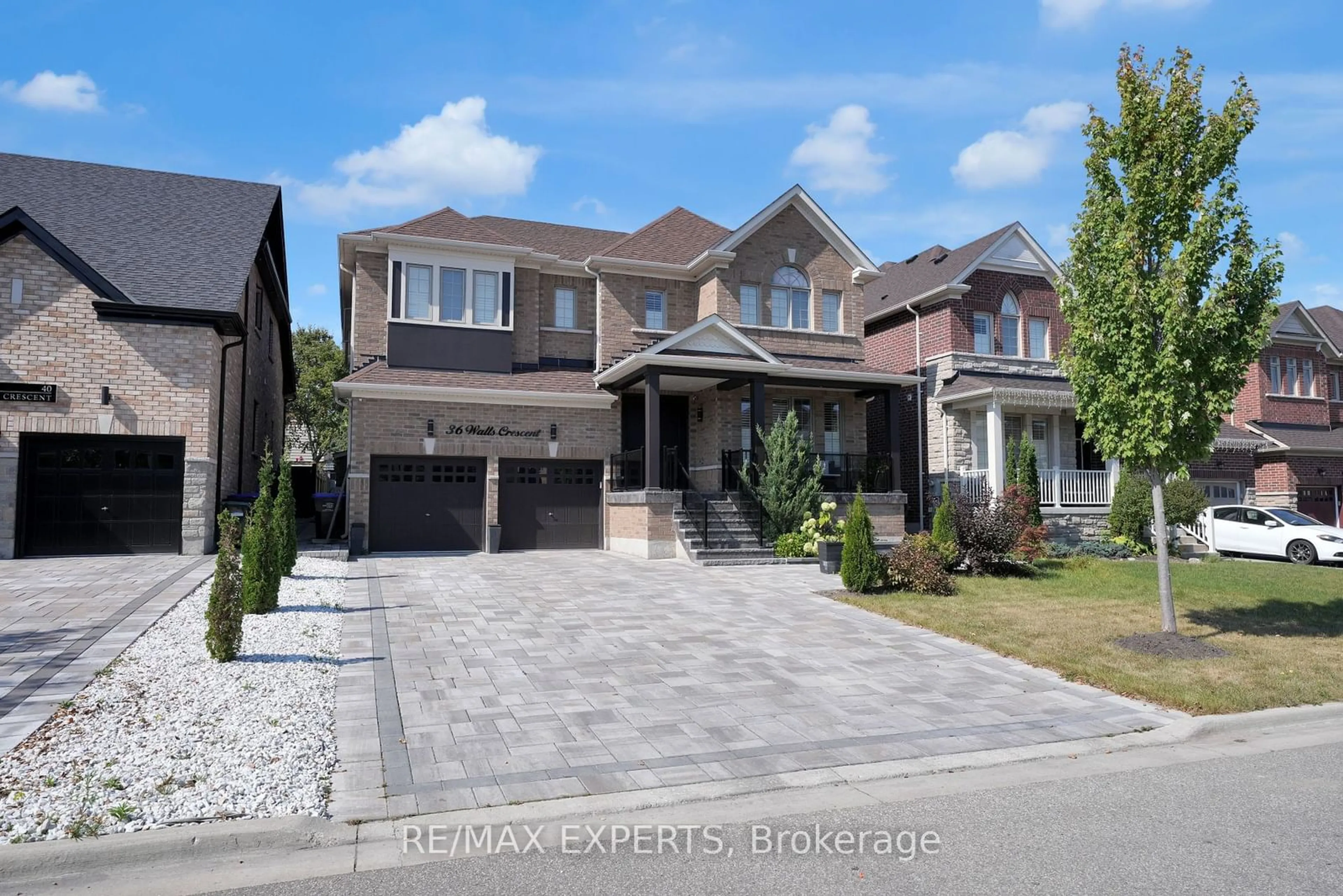 Frontside or backside of a home, the street view for 36 Walls Cres, New Tecumseth Ontario L0G 1W0