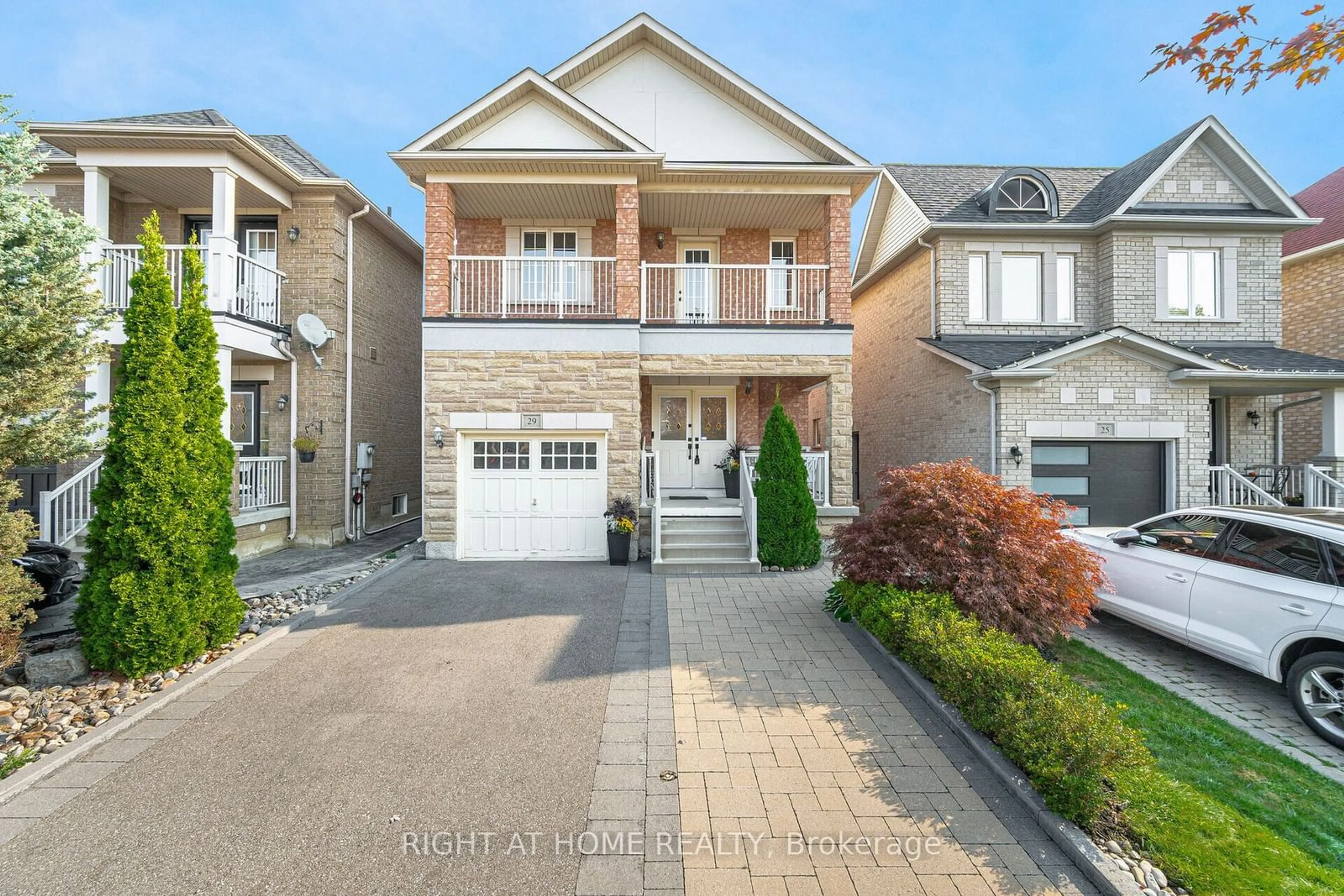 Frontside or backside of a home, the street view for 29 Boticelli Way, Vaughan Ontario L4H 0C6