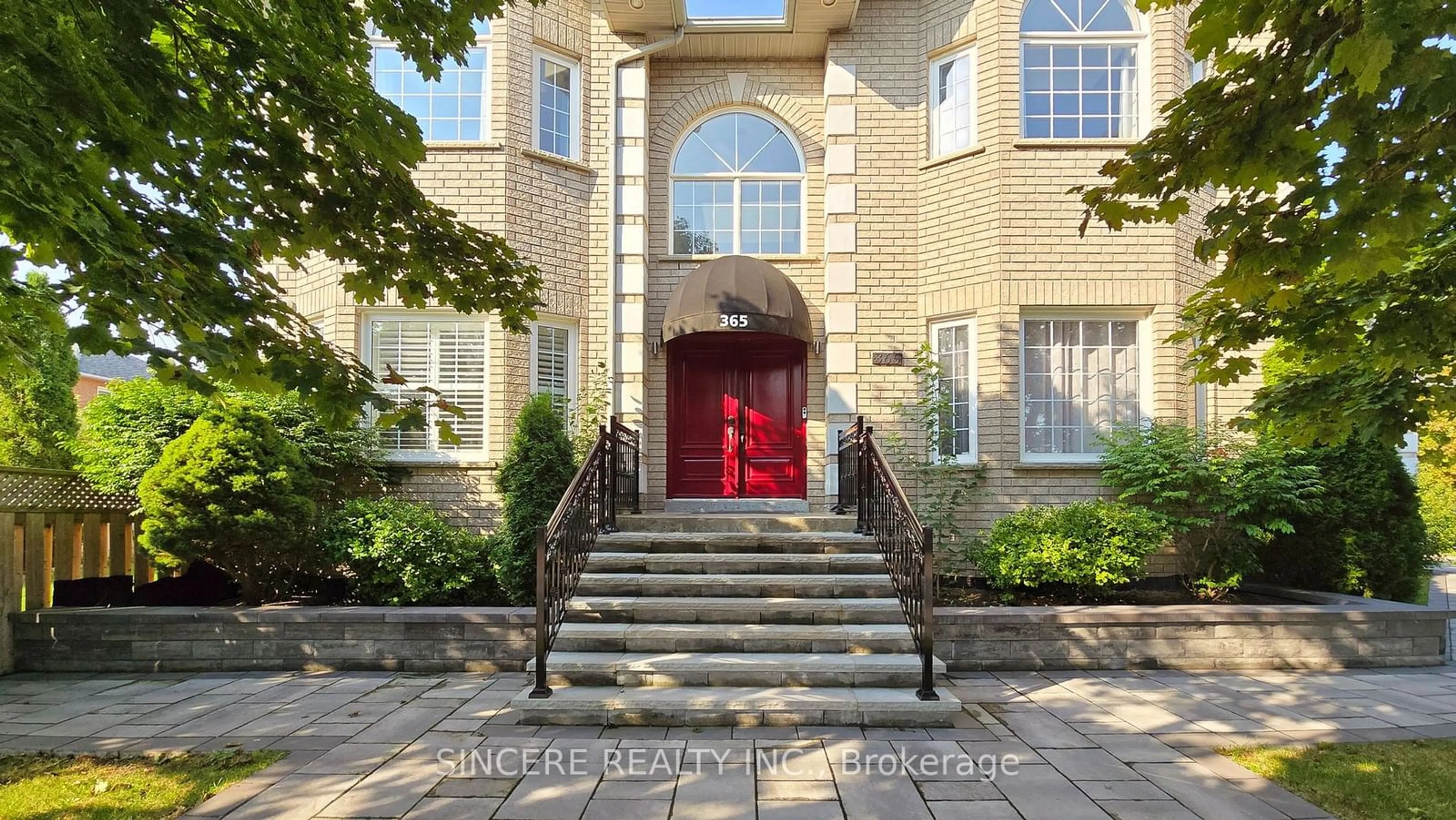 Indoor foyer, carpet floors for 365 Fern Ave, Richmond Hill Ontario L4C 8P6