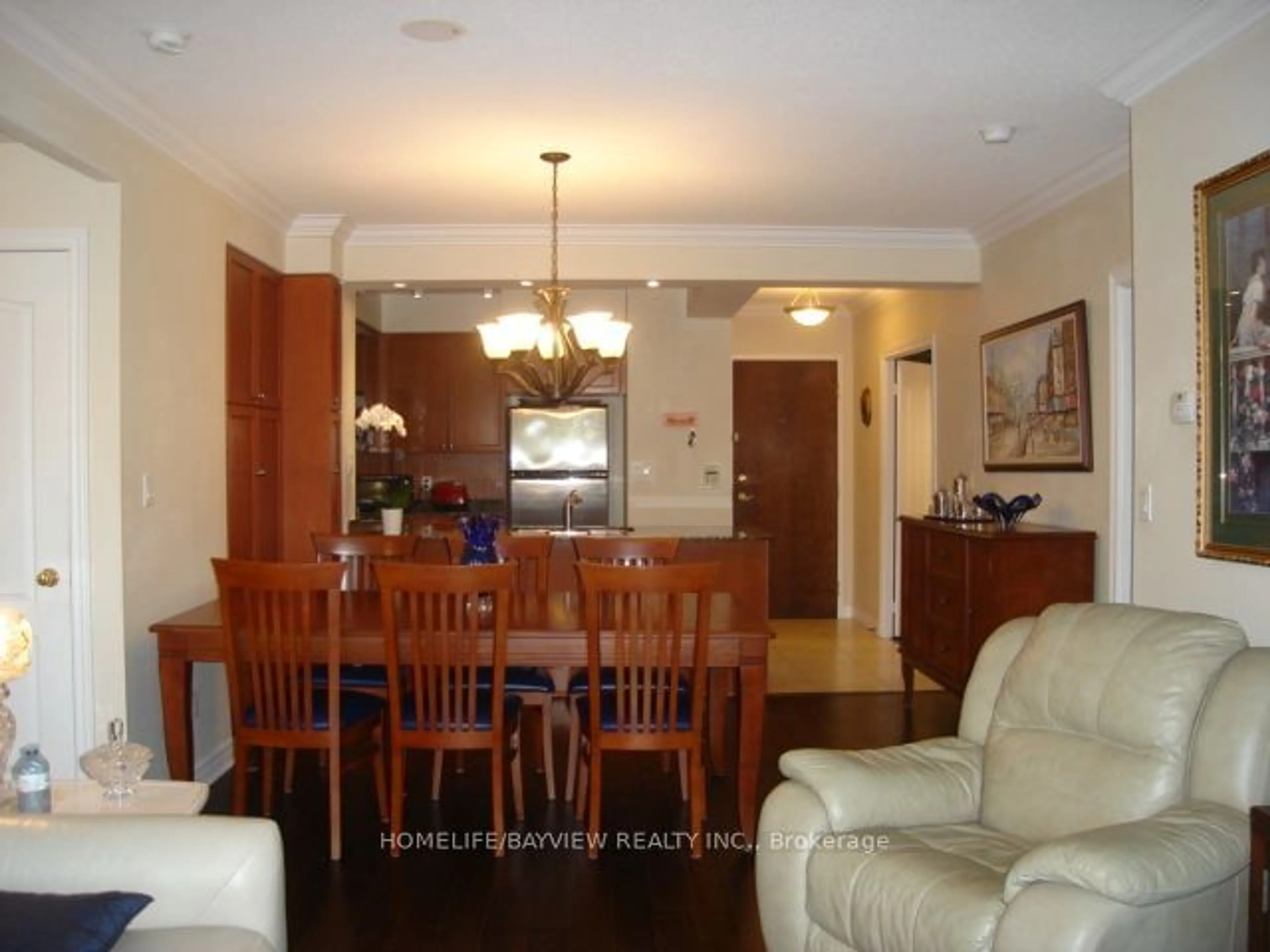 Dining room, wood floors, cottage for 100 PROMENADE Circ #205, Vaughan Ontario L4J 7W7