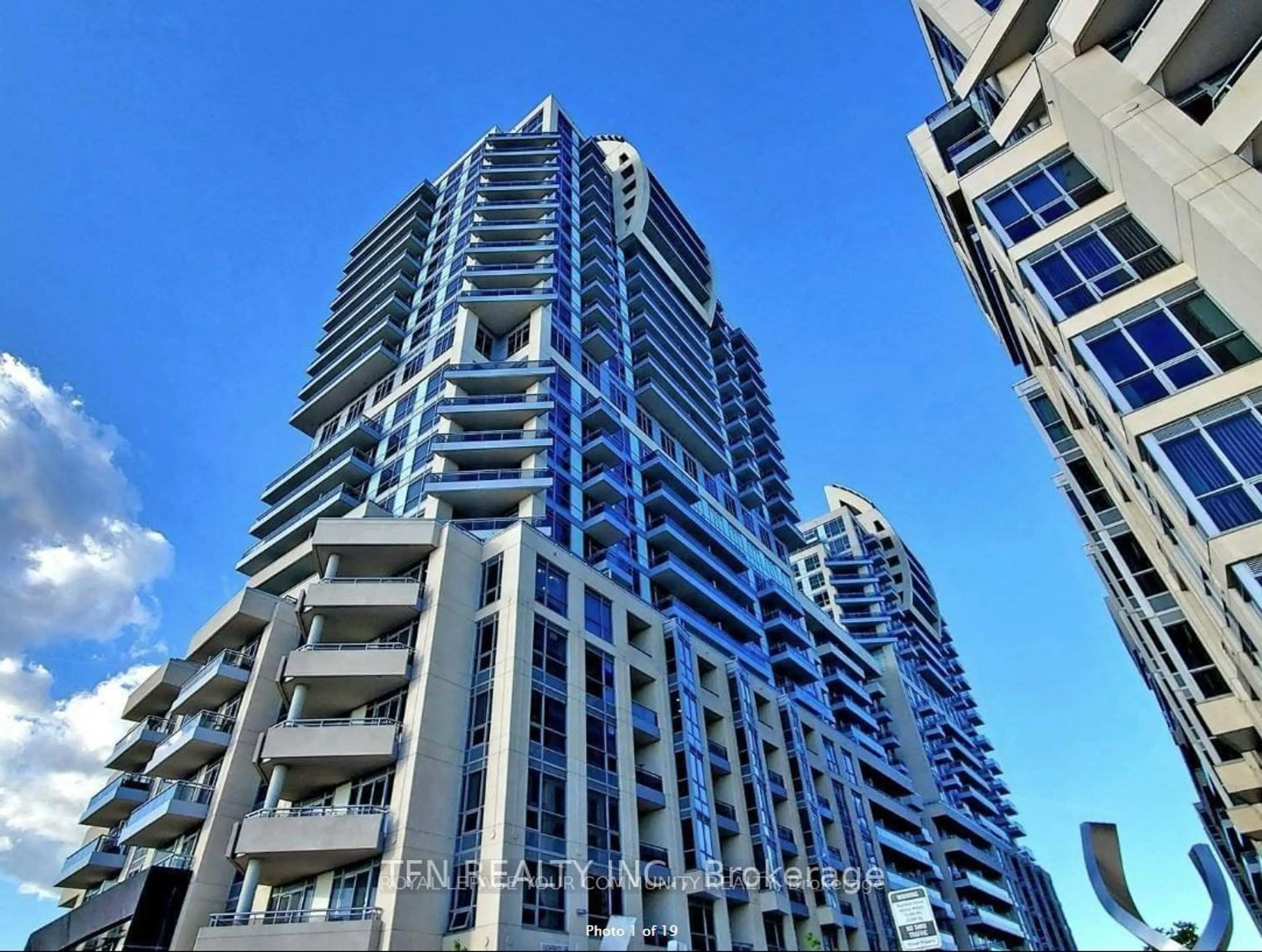 A pic from exterior of the house or condo for 9201 Yonge St #518, Richmond Hill Ontario L4C 1H9