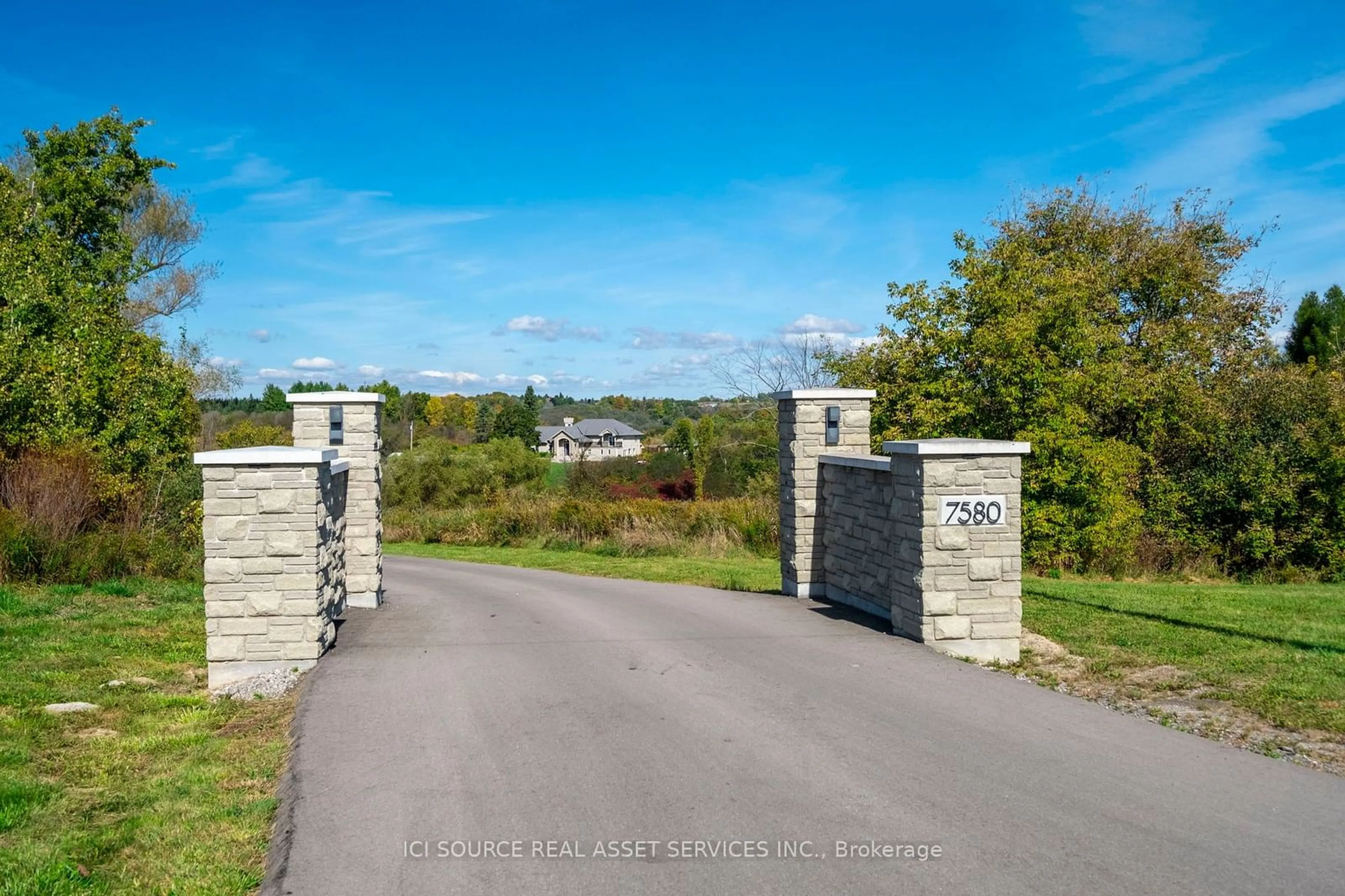 Outside view for 7580 King Vaughan Rd, Vaughan Ontario L0J 1C0