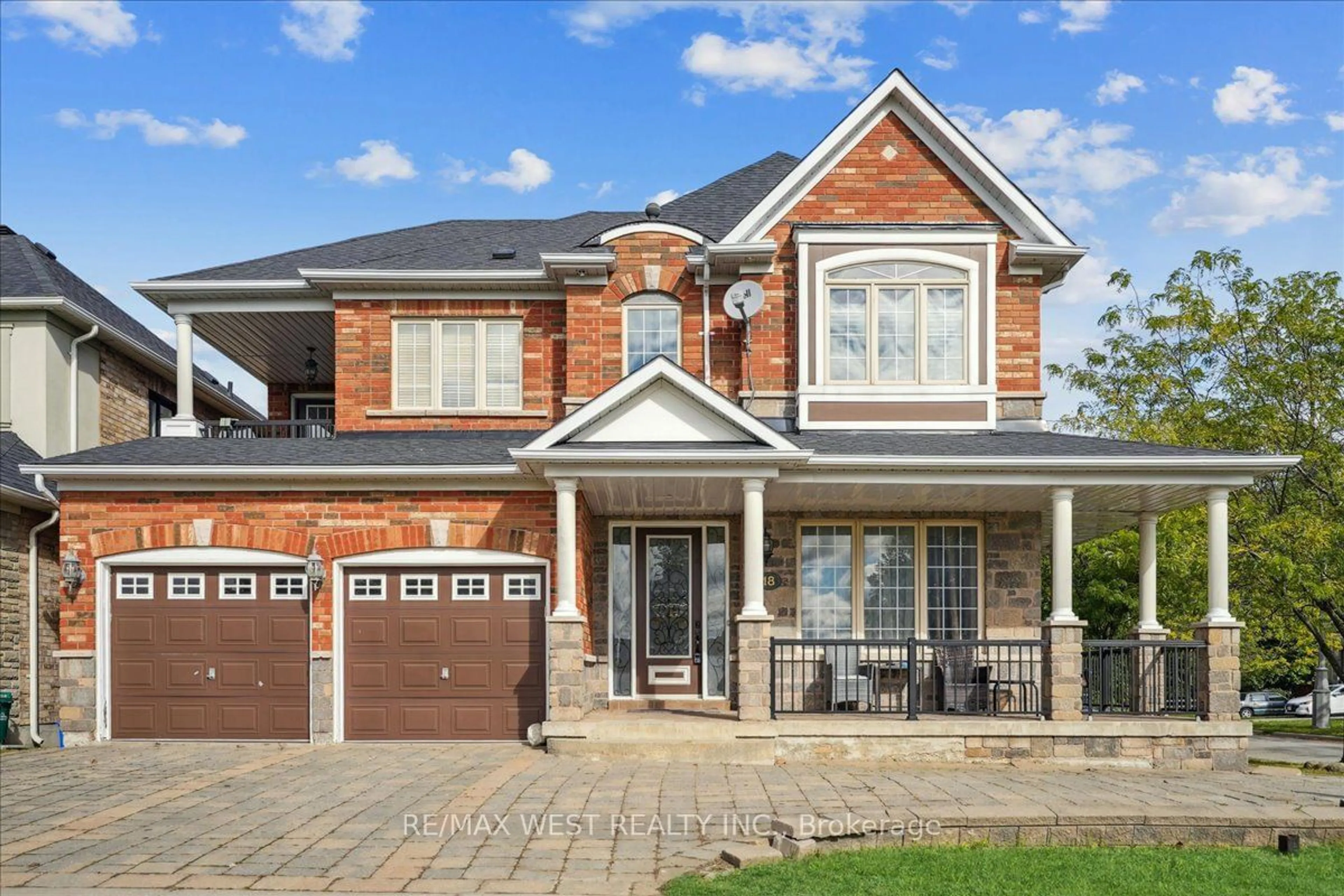 Home with brick exterior material for 18 Augustine Ave, Richmond Hill Ontario L4E 4X6