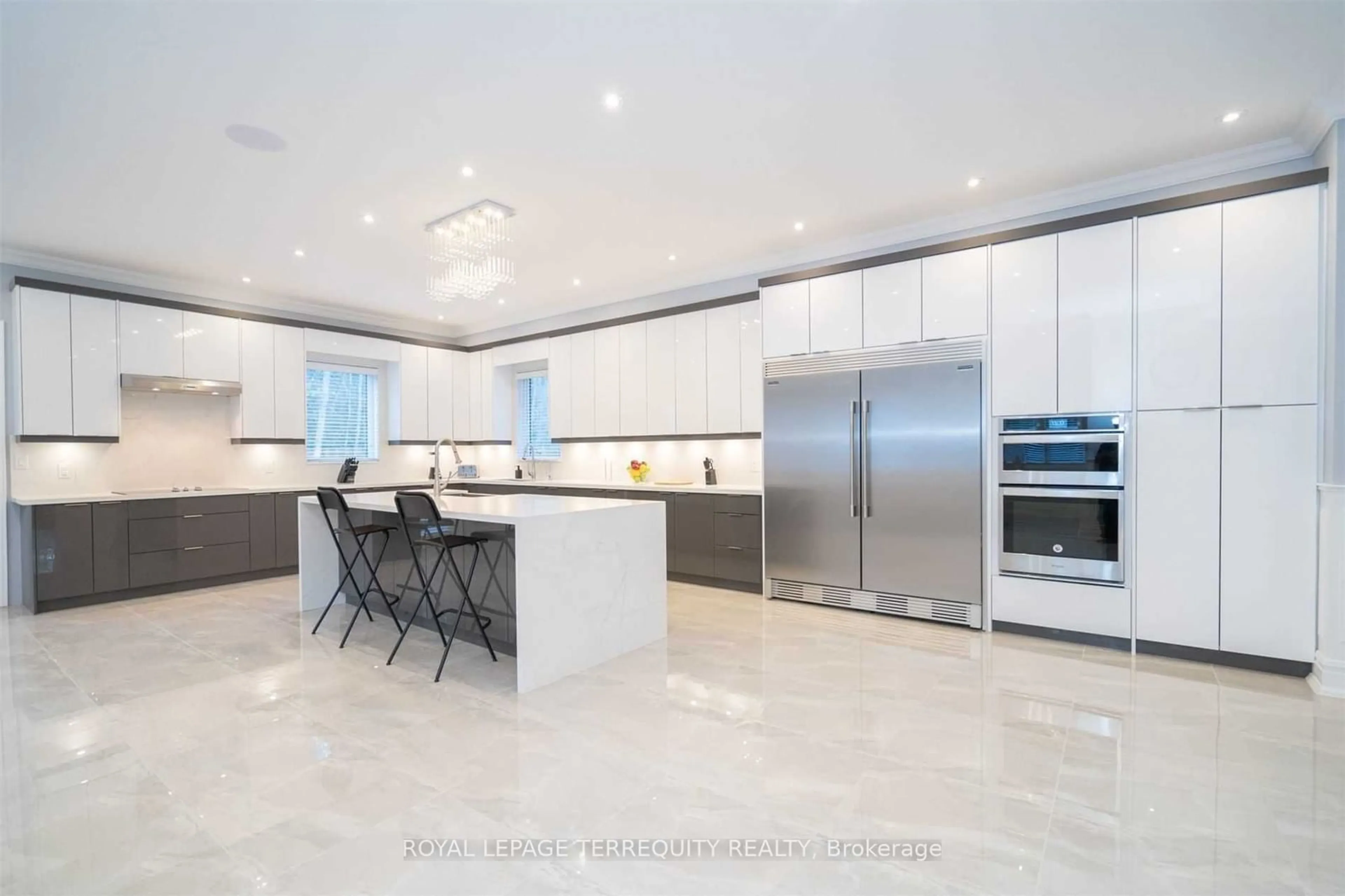 Contemporary kitchen, ceramic floors for 9411 Concession Rd #2, Uxbridge Ontario L9P 1R1