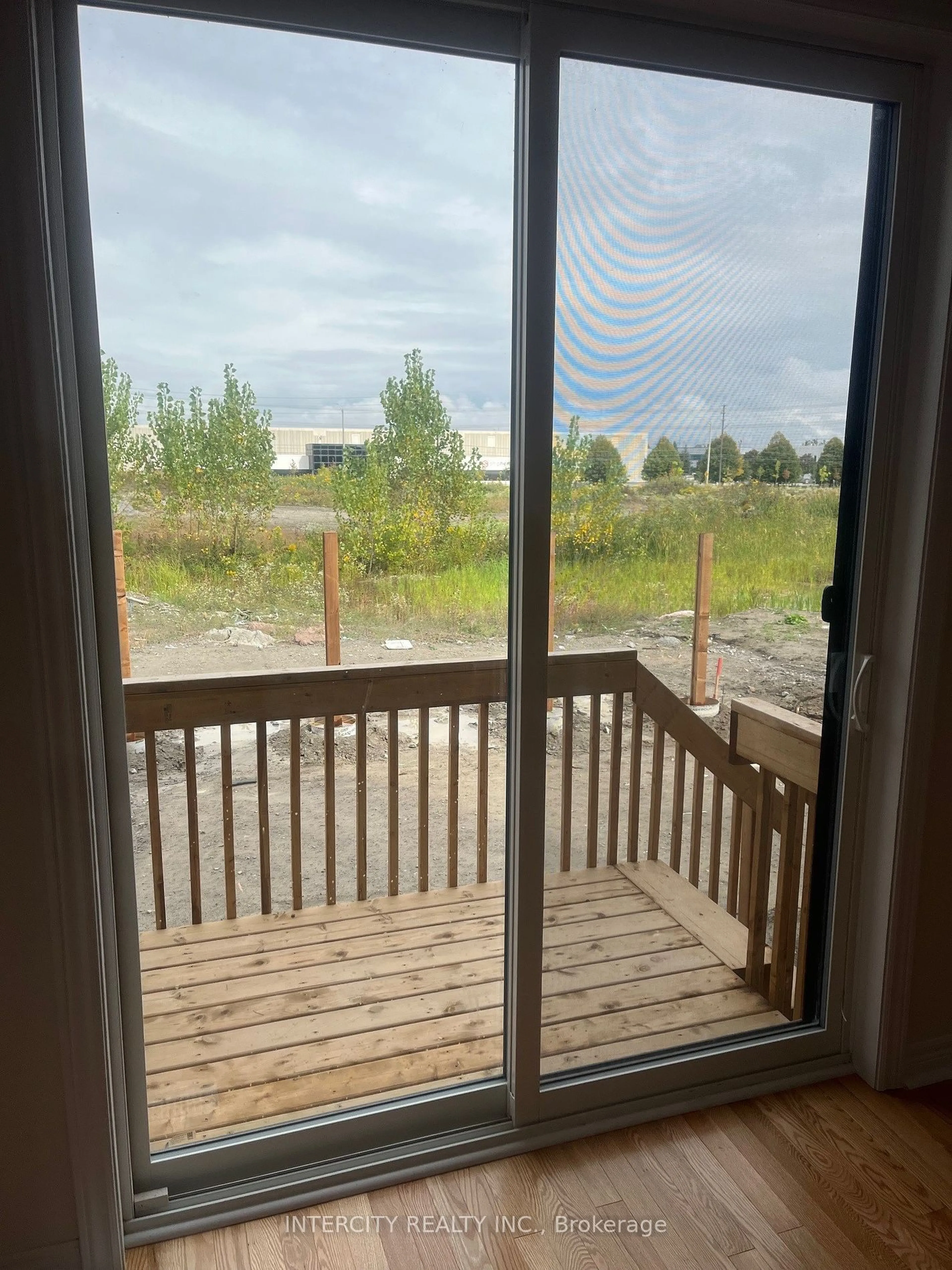 Balcony in the apartment, the fenced backyard for 156 Mumbai Dr, Markham Ontario L3S 3K5