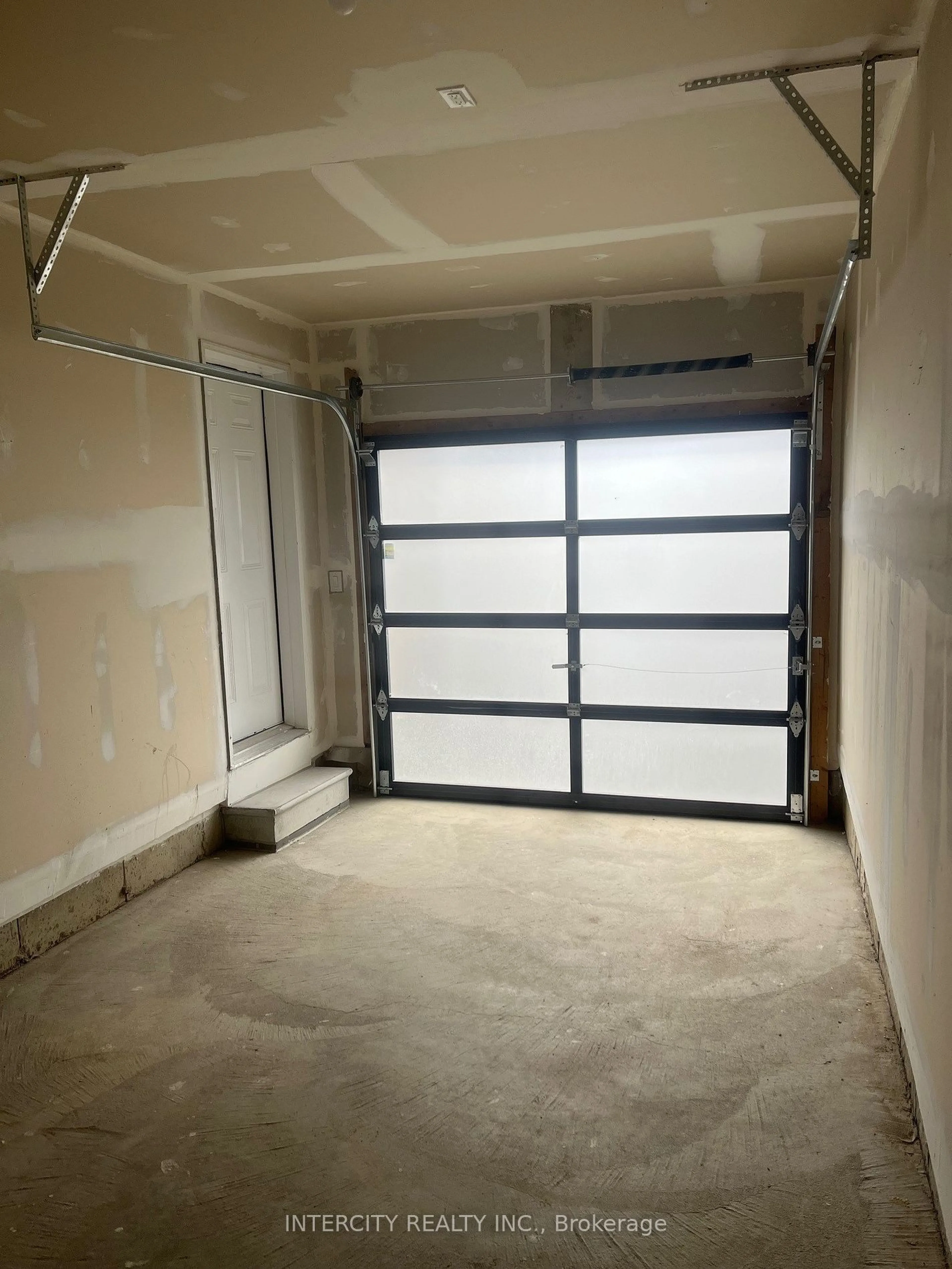 Indoor garage, cement floor for 132 Mumbai Dr, Markham Ontario L3S 3K5