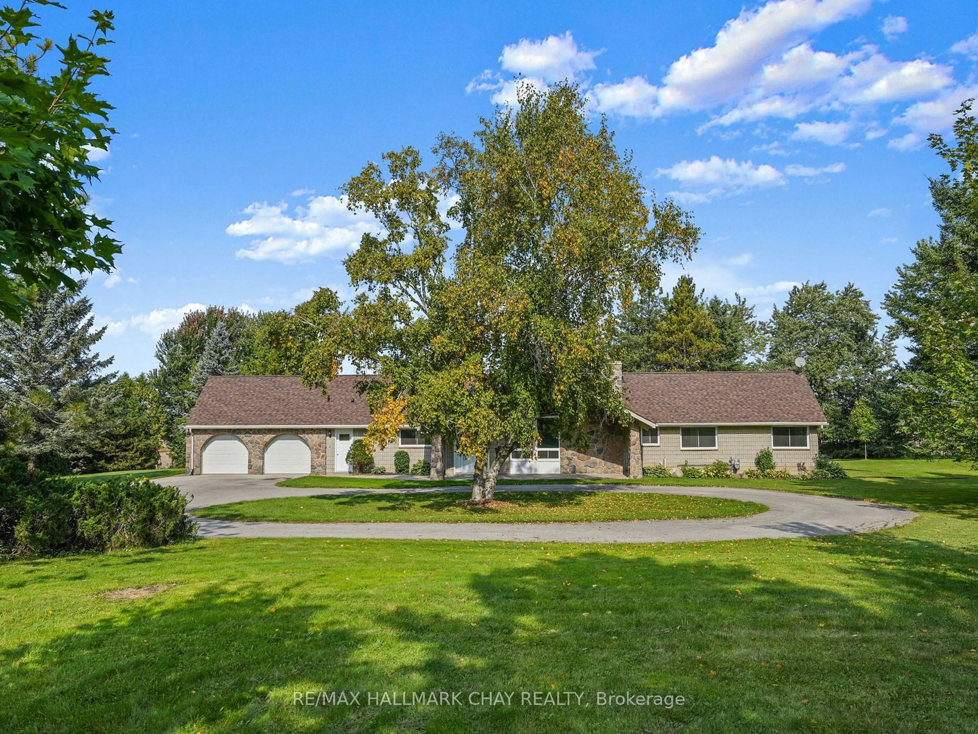 Frontside or backside of a home, the fenced backyard for 5512 Third Line, New Tecumseth Ontario L9R 1V2