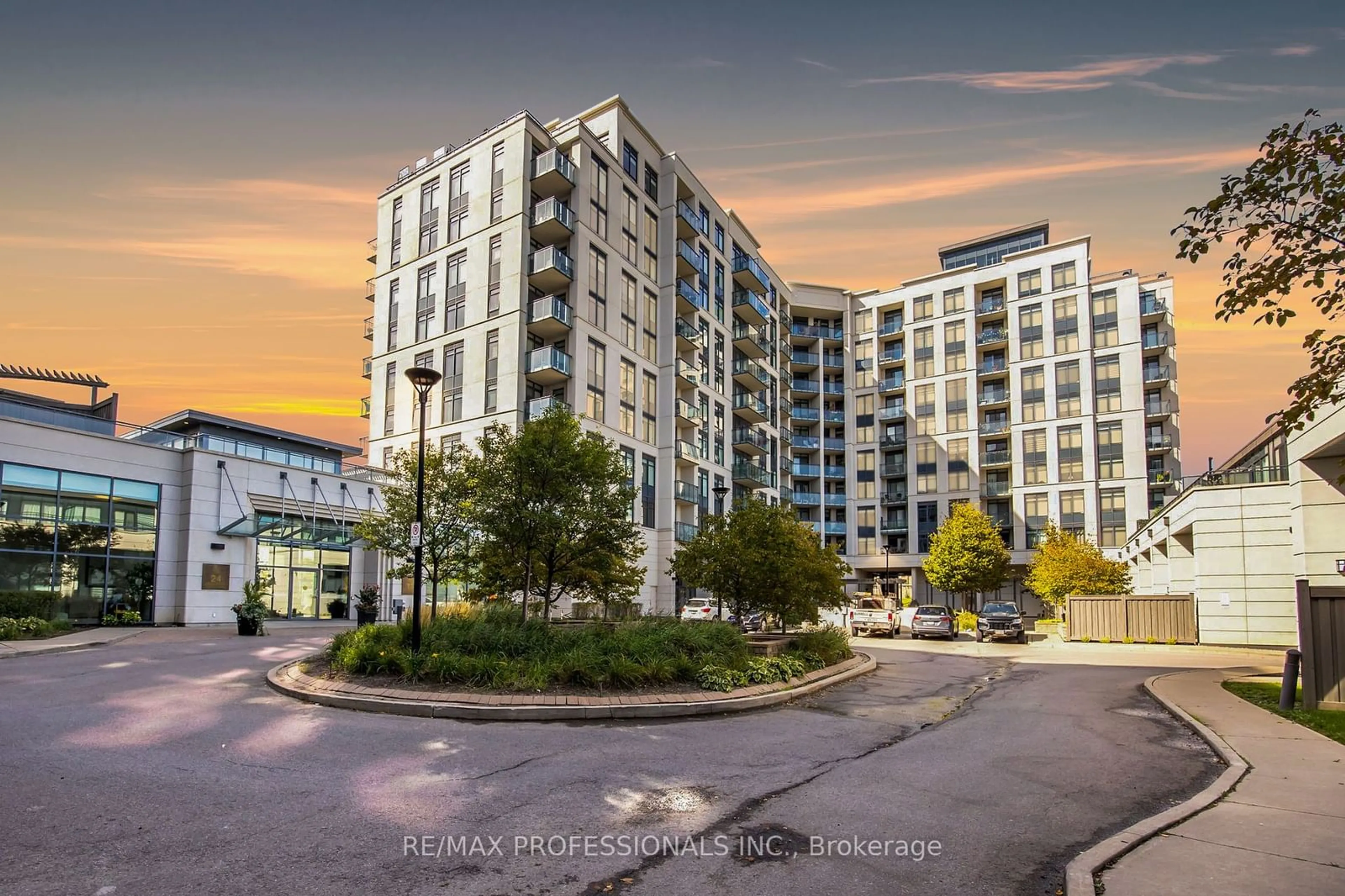 A pic from exterior of the house or condo, the front or back of building for 12 Woodstream Blvd #209, Vaughan Ontario L4L 8C3