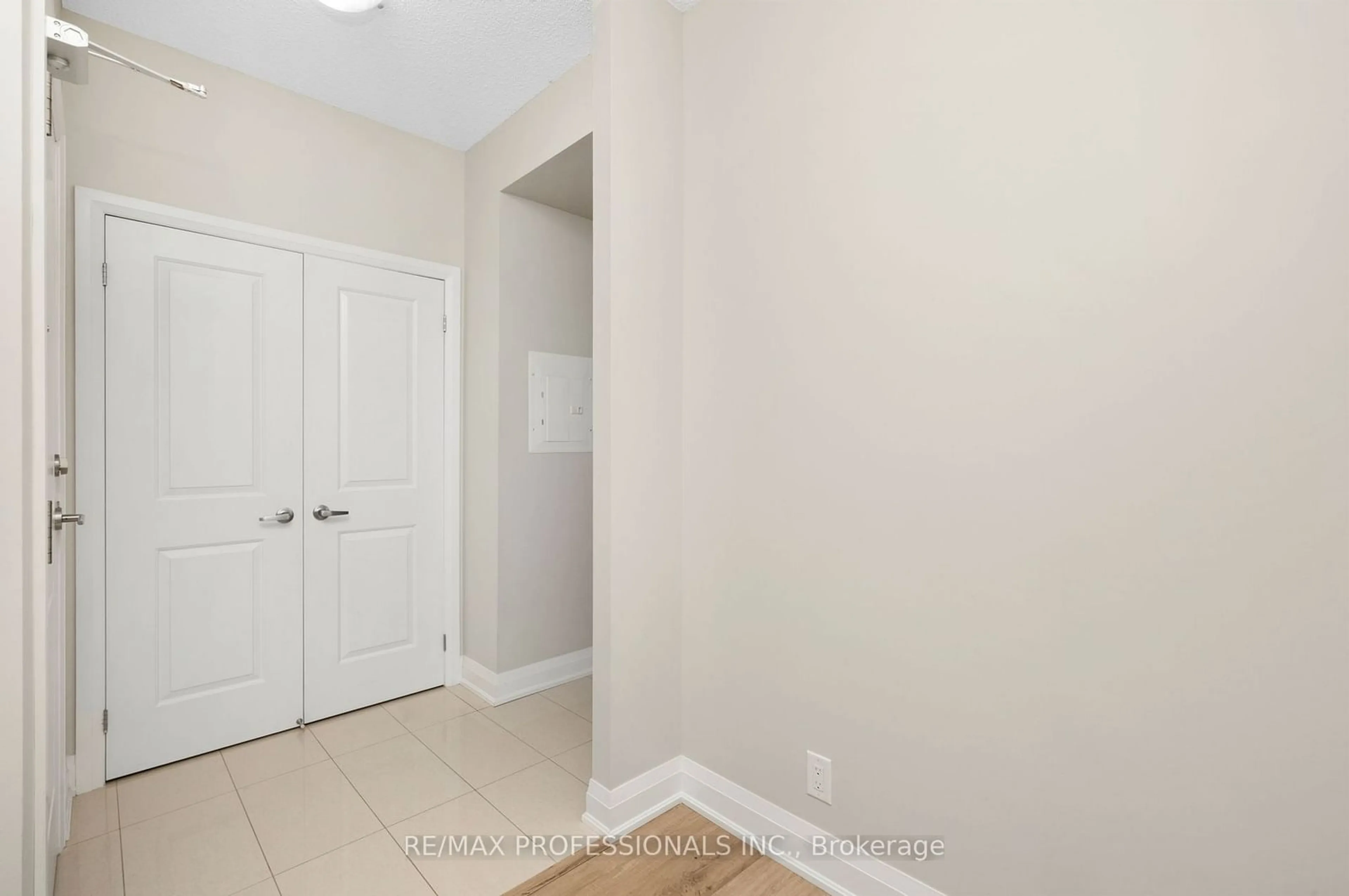 Indoor entryway, not visible floor for 12 Woodstream Blvd #209, Vaughan Ontario L4L 8C3