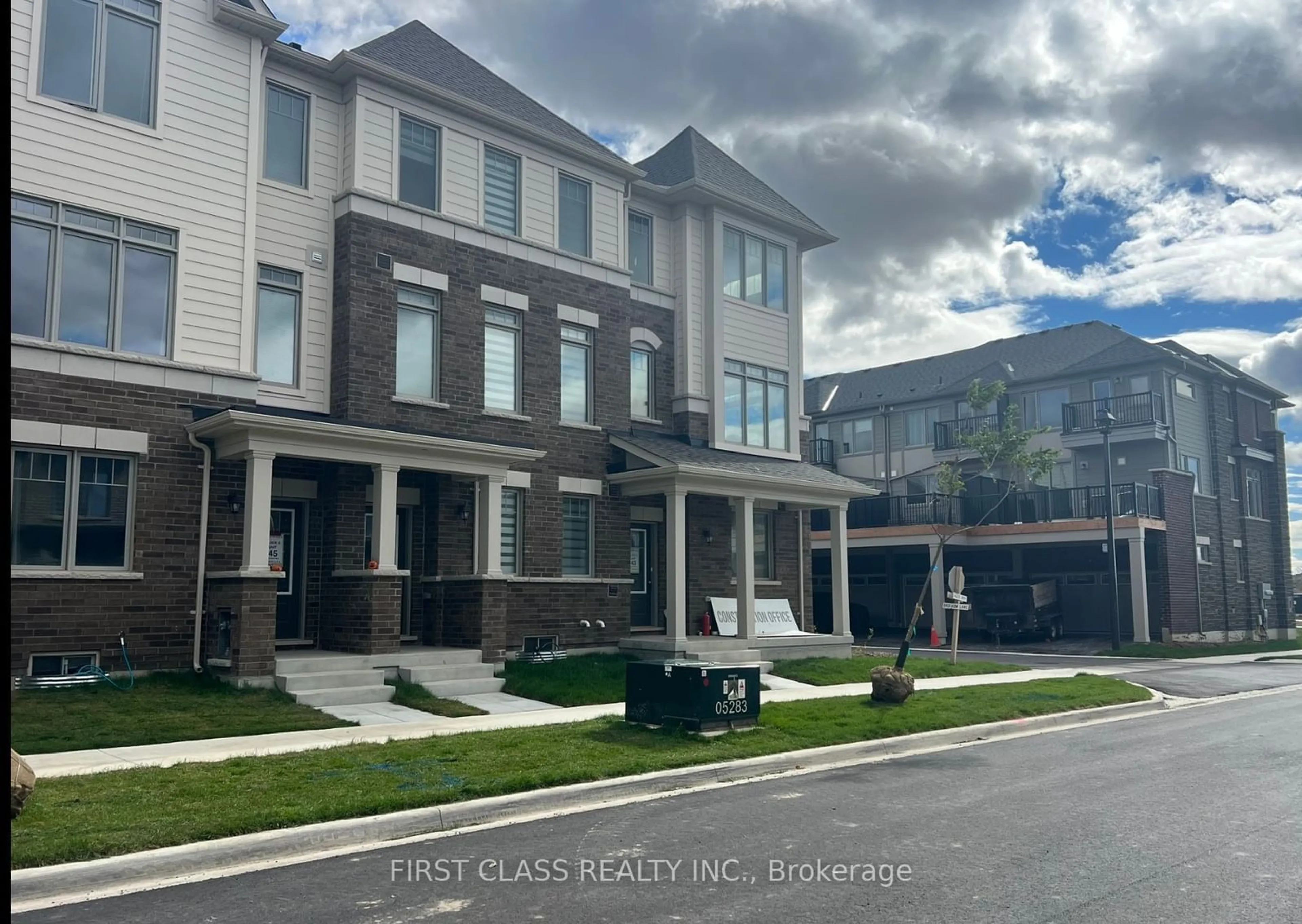 A pic from exterior of the house or condo, the front or back of building for 126 Lageer Dr, Whitchurch-Stouffville Ontario L4A 0M5