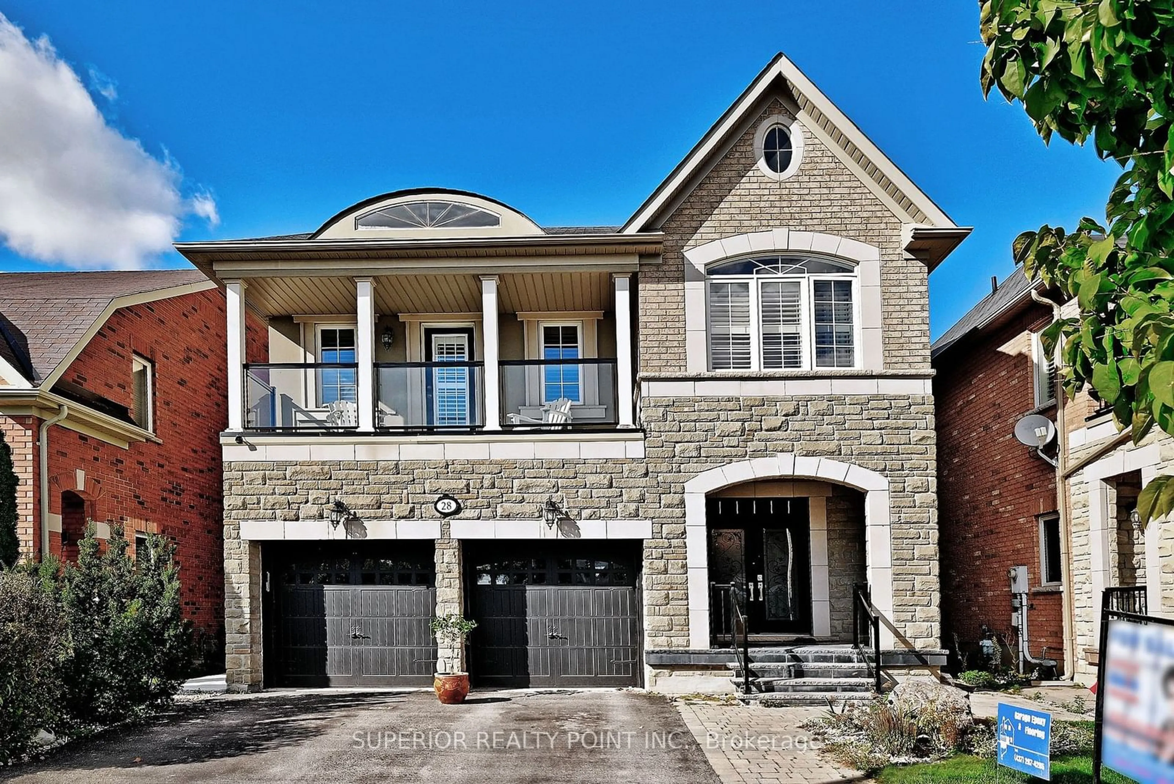 Home with brick exterior material for 28 Maple Valley Rd, Vaughan Ontario L6A 0X9