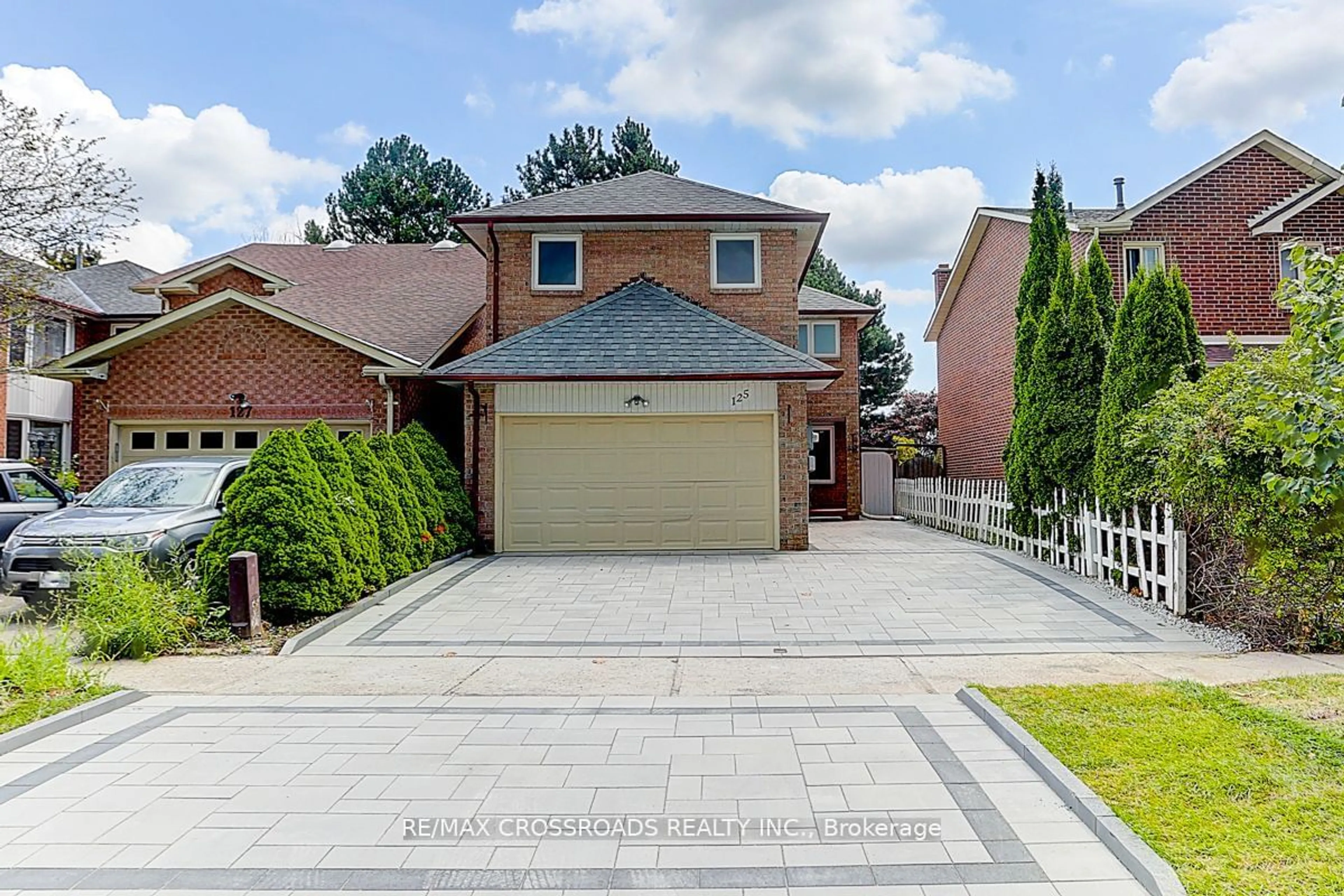 Home with brick exterior material for 125 Green Bush Cres, Vaughan Ontario L4J 5M3