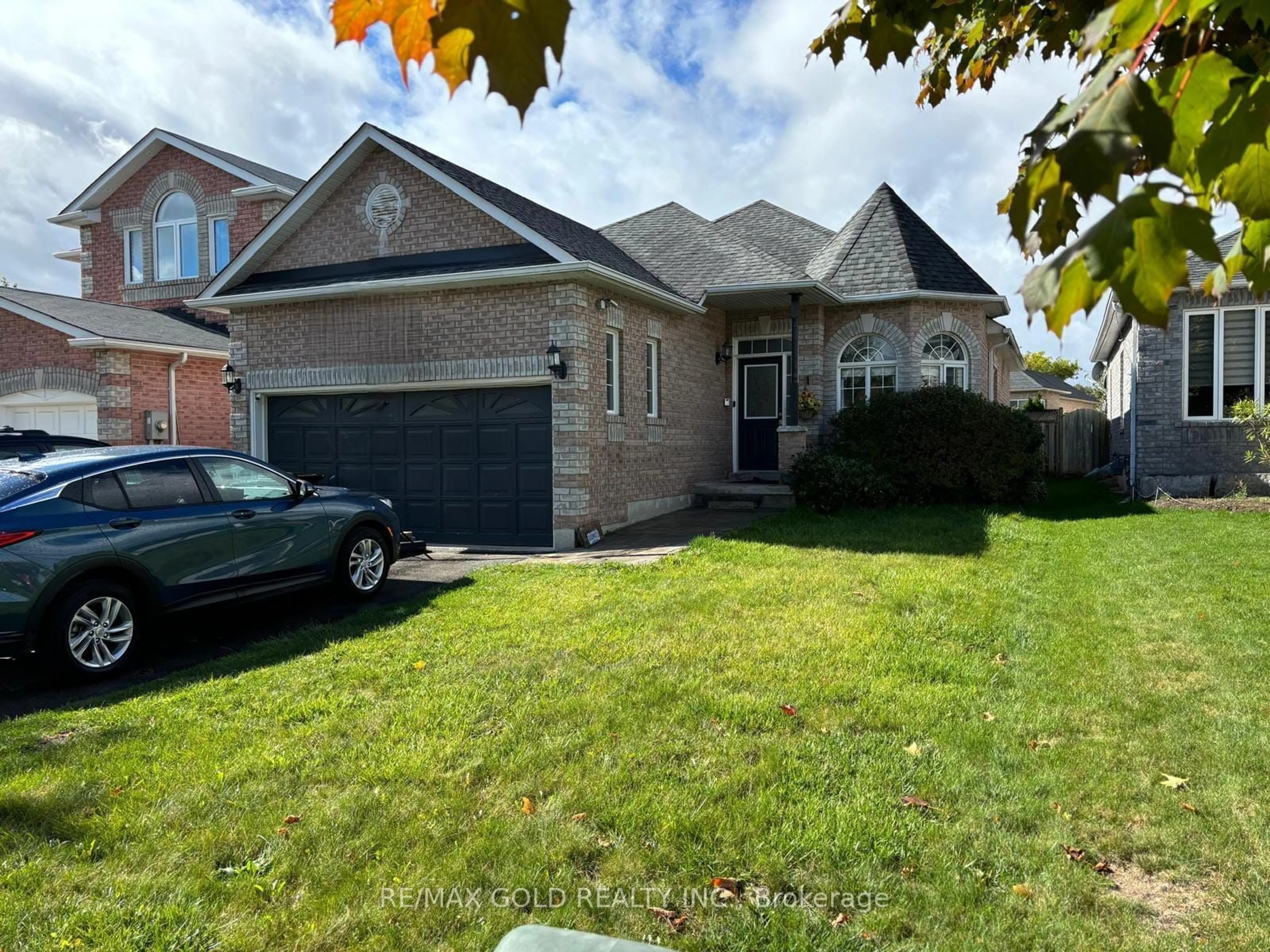 Frontside or backside of a home, the street view for 1894 Mill St, Innisfil Ontario L9S 2A1