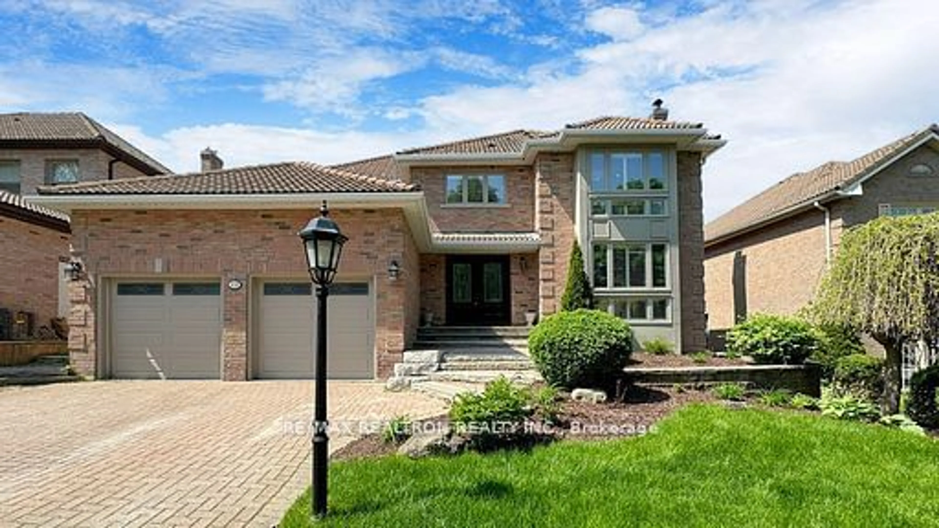 Home with brick exterior material for 108 Cranberry Lane, Aurora Ontario L4G 5Z3