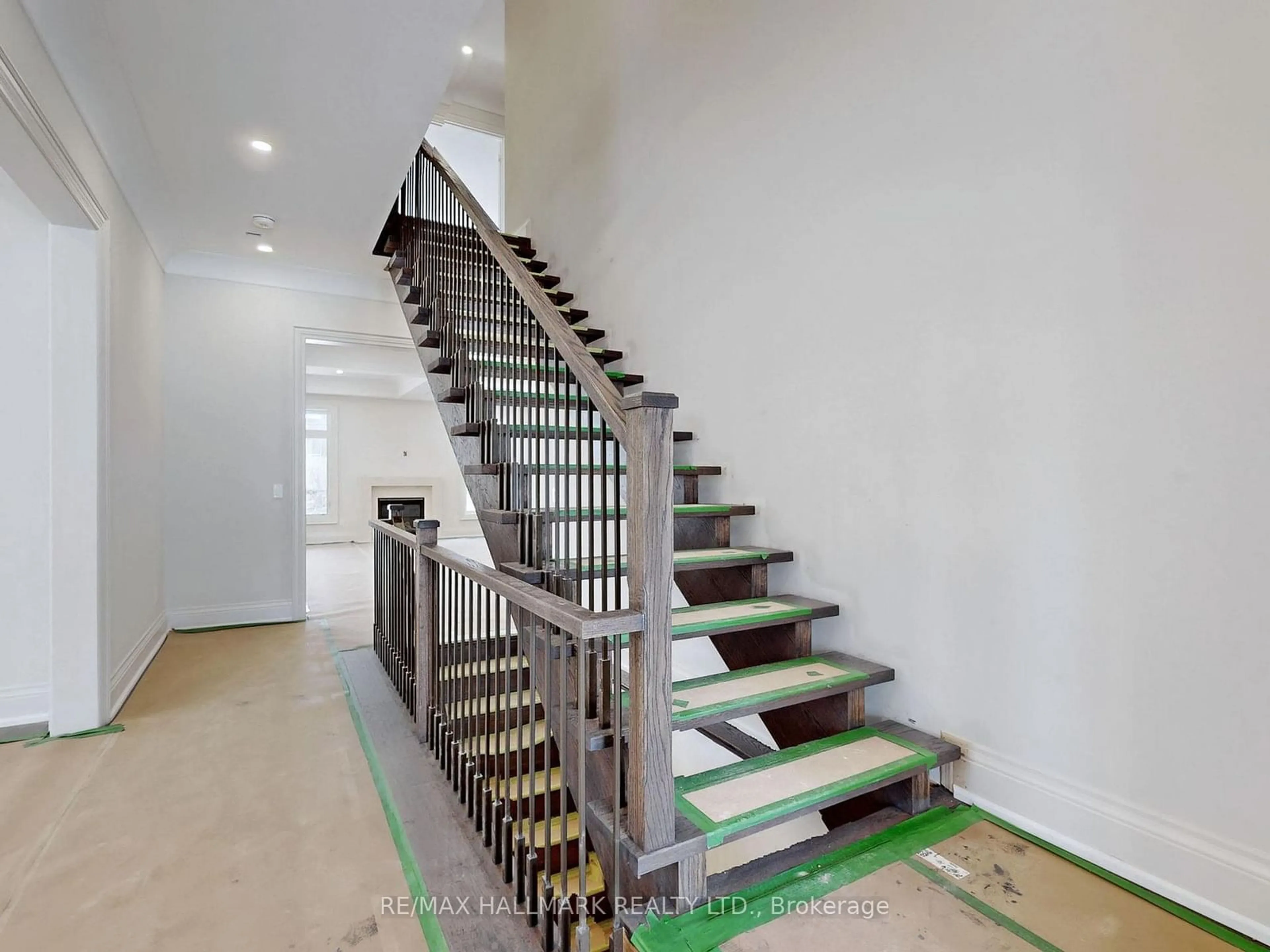 Stairs for 13 Calla Tr, Aurora Ontario L4G 6W1