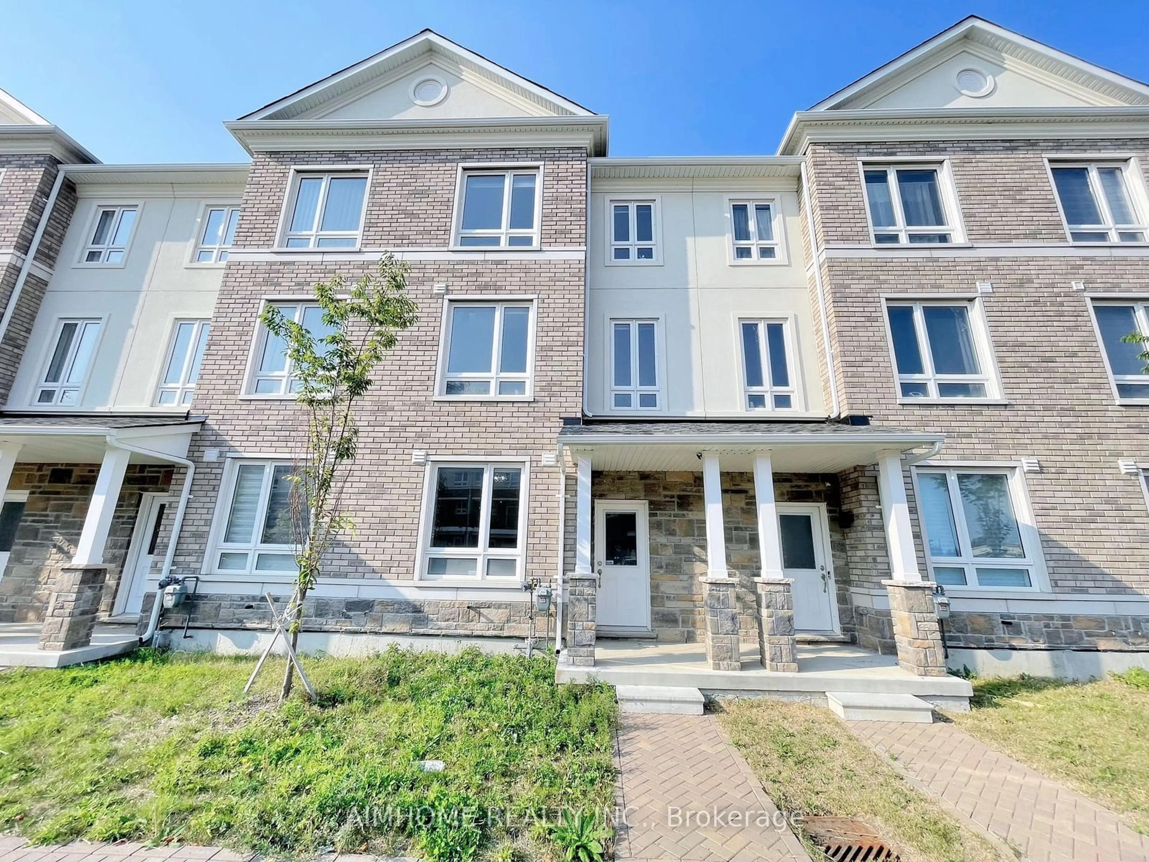 A pic from exterior of the house or condo, the street view for 86 Massachusetts Lane, Markham Ontario L0E 0V6