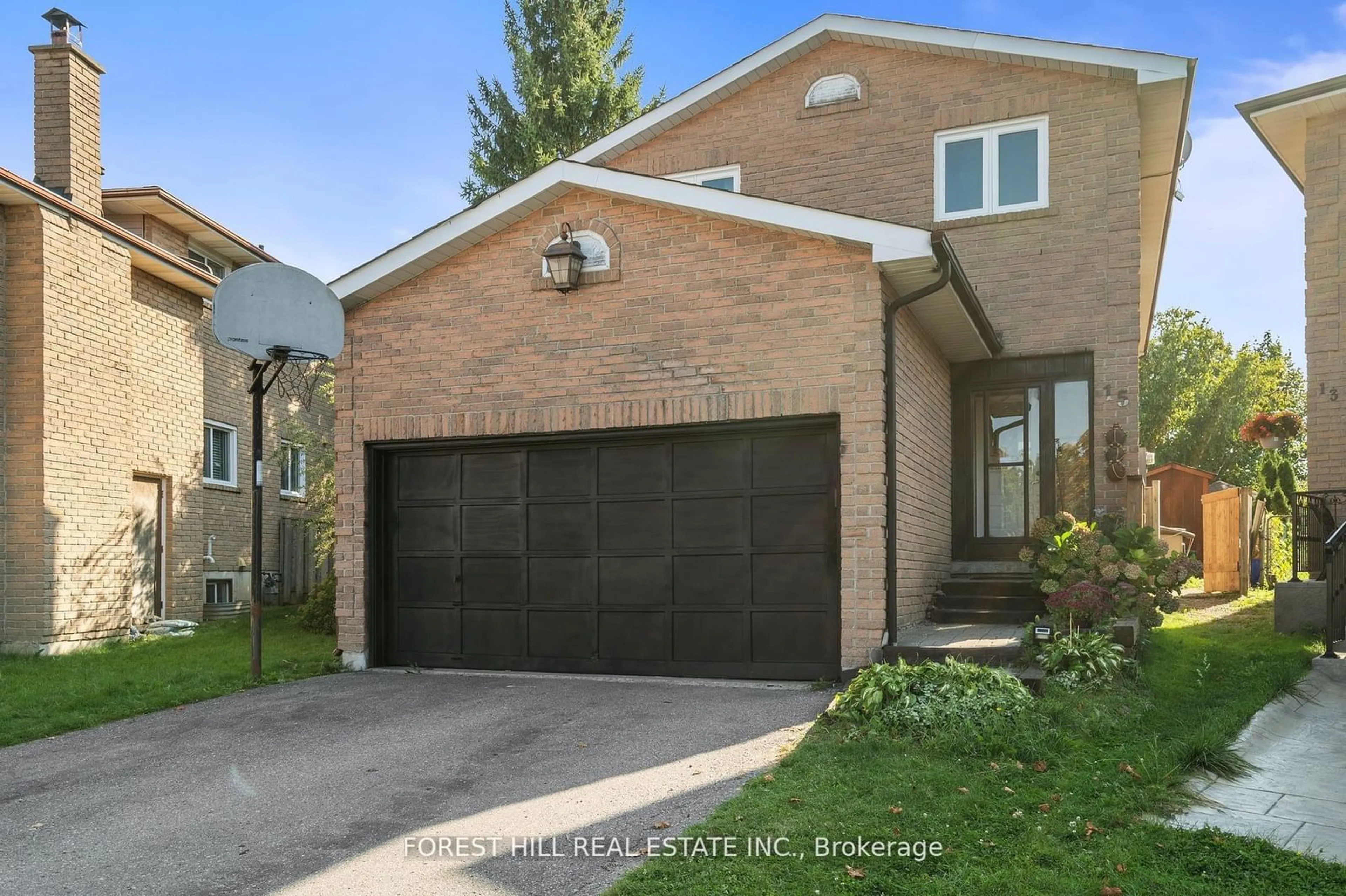 Frontside or backside of a home, cottage for 15 Miles Crt, Richmond Hill Ontario L4C 5P7