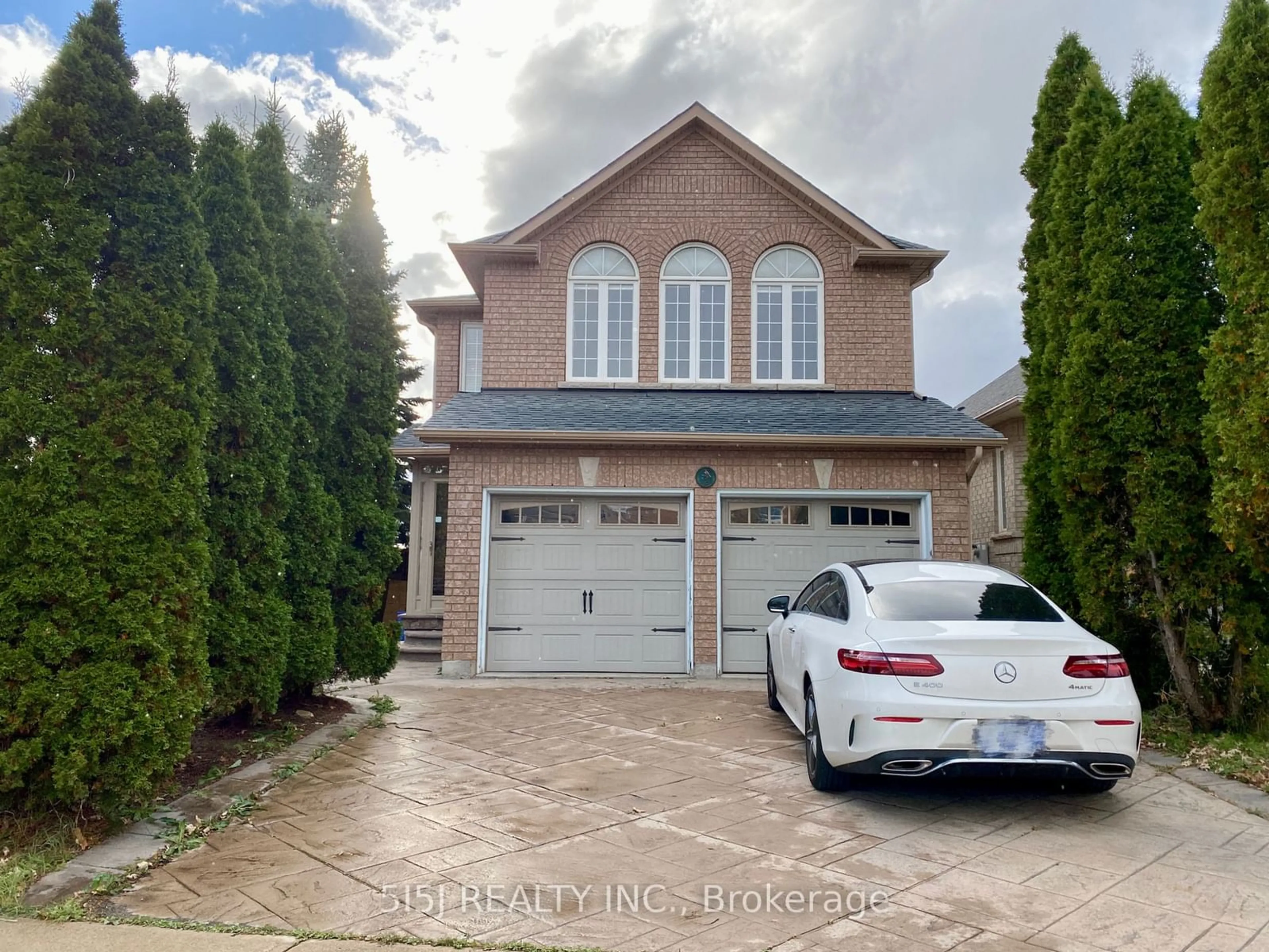 Frontside or backside of a home for 2 Red Cardinal Tr, Richmond Hill Ontario L4E 3Y6