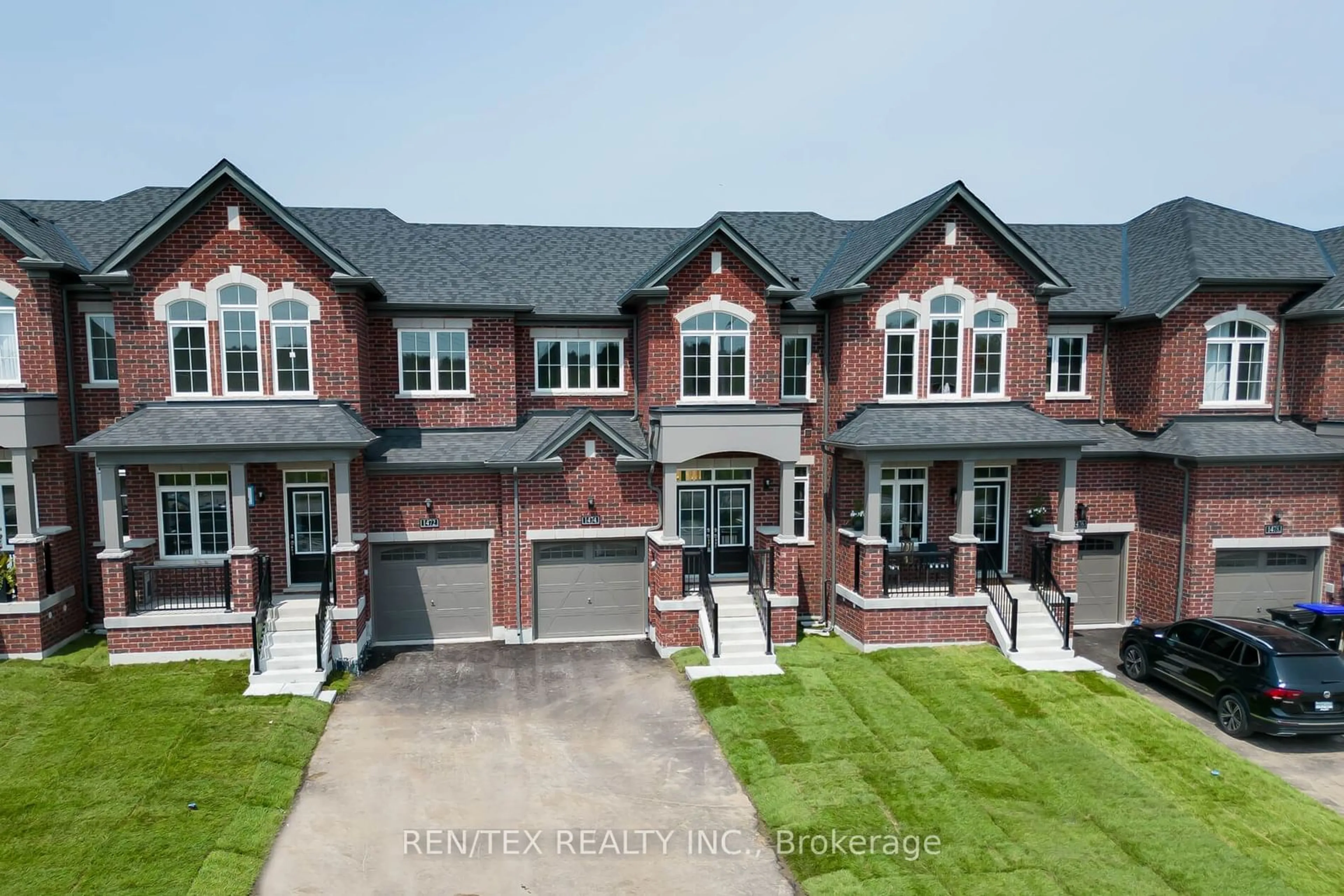 Home with brick exterior material for 1474 Harker St, Innisfil Ontario L9S 4R7