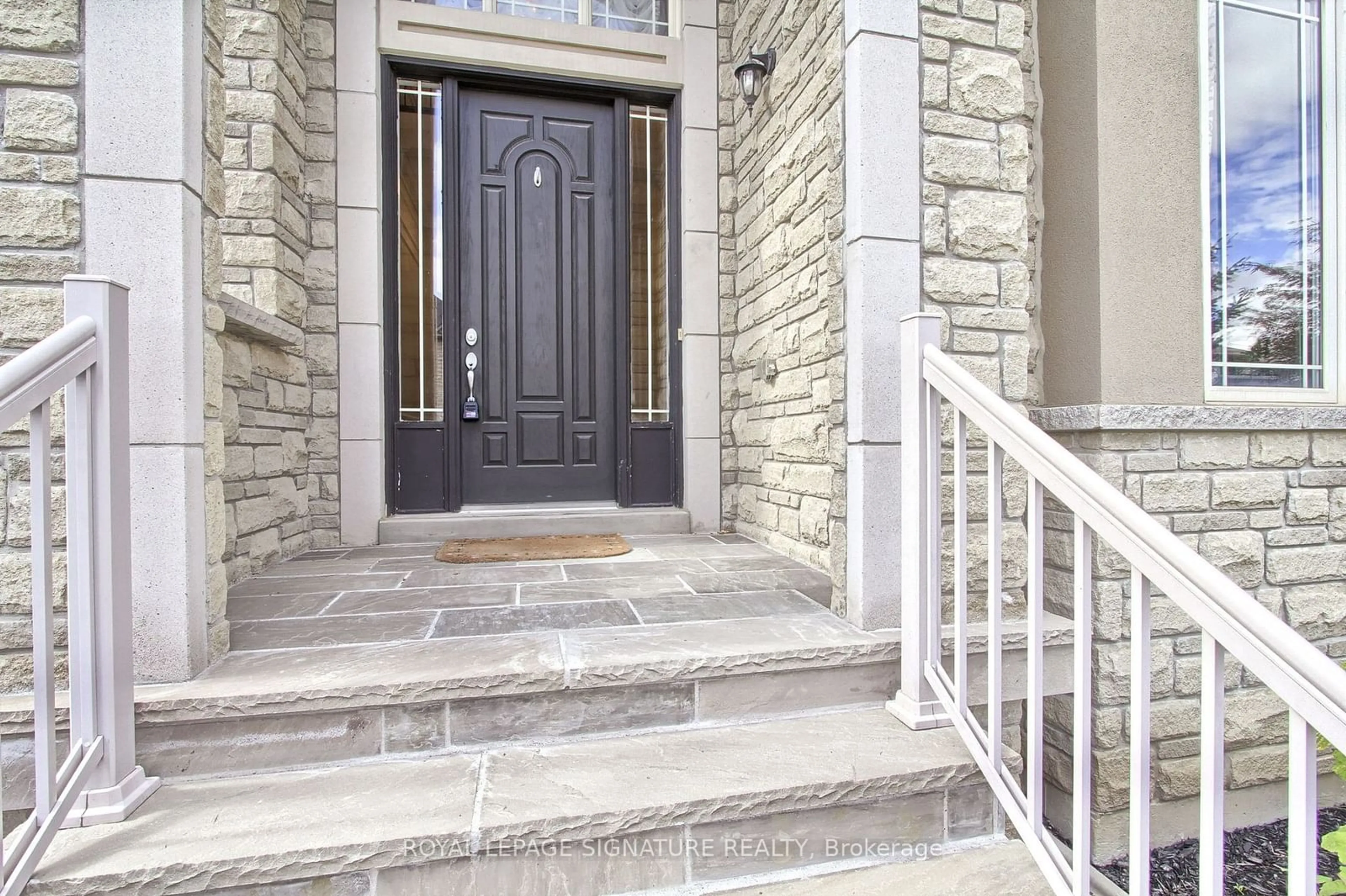 Indoor entryway, ceramic floors for 30 Heintzman Cres, Vaughan Ontario L6A 4T8