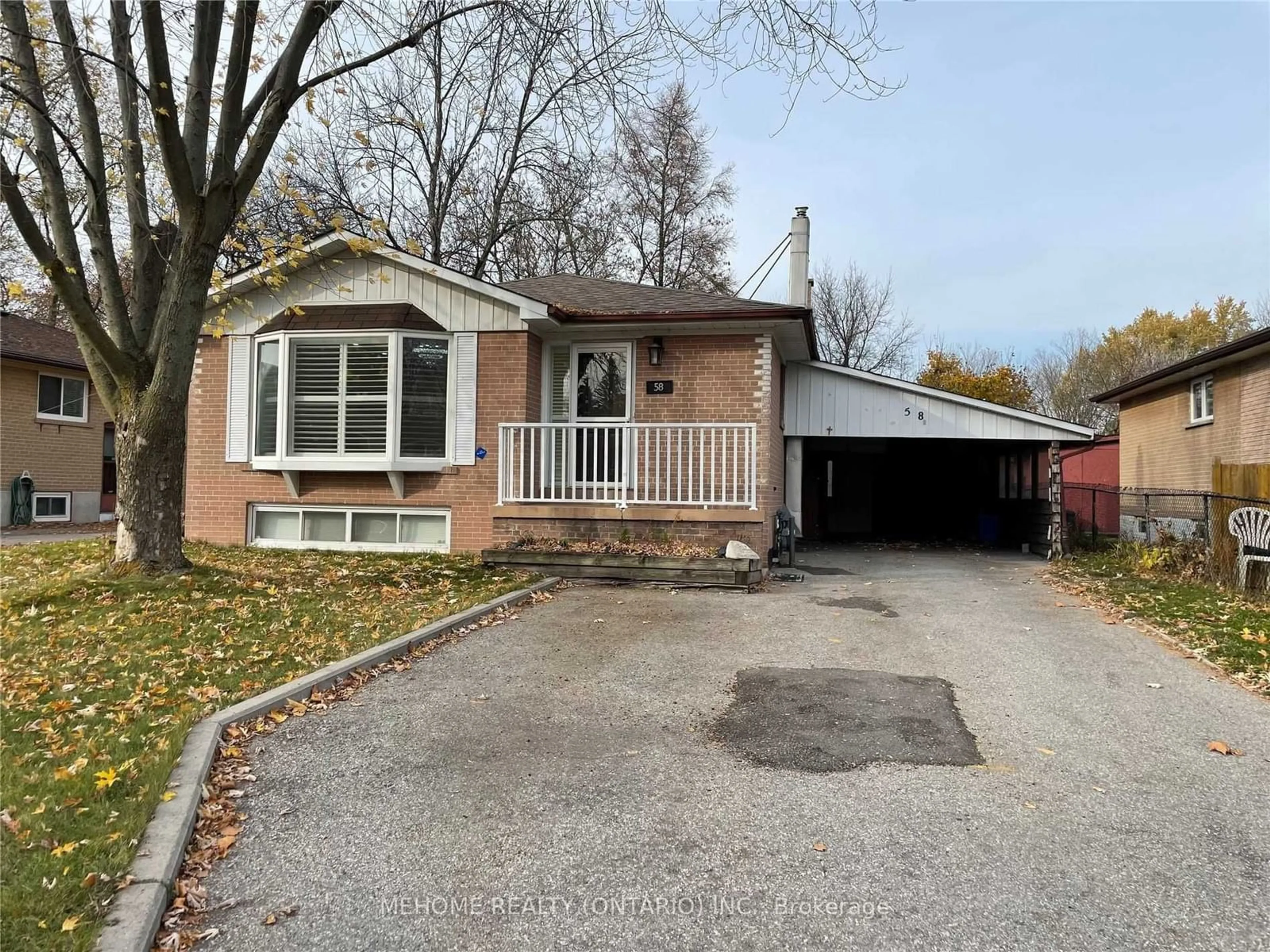 Frontside or backside of a home, cottage for 58 Collins Cres, Aurora Ontario L4G 2W2