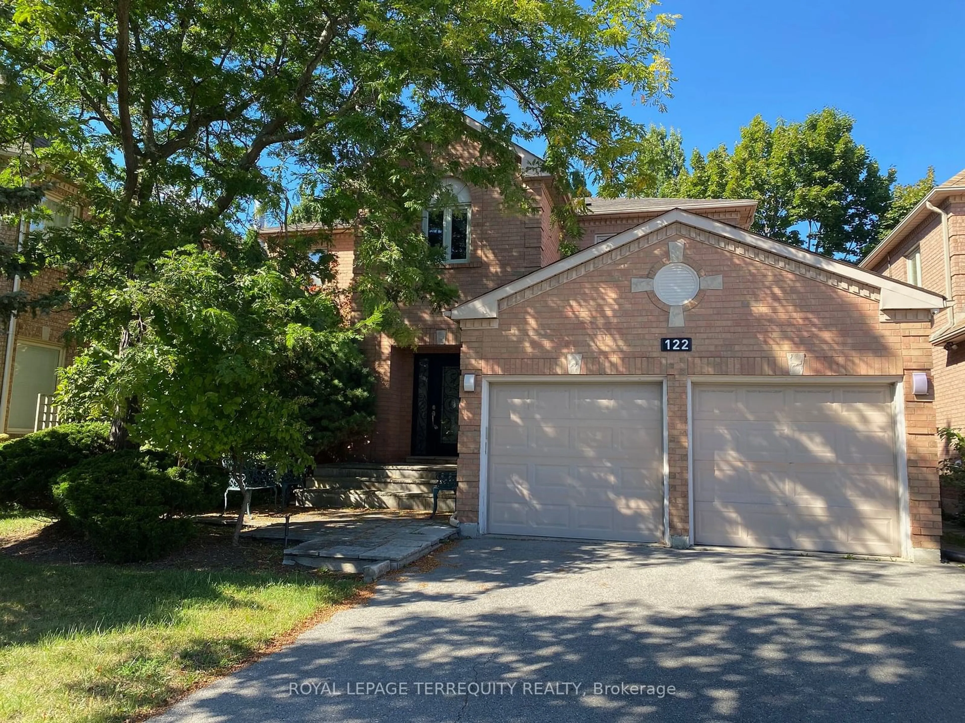 Frontside or backside of a home, the street view for 122 Beverley Glen Blvd, Vaughan Ontario L4J 7V2