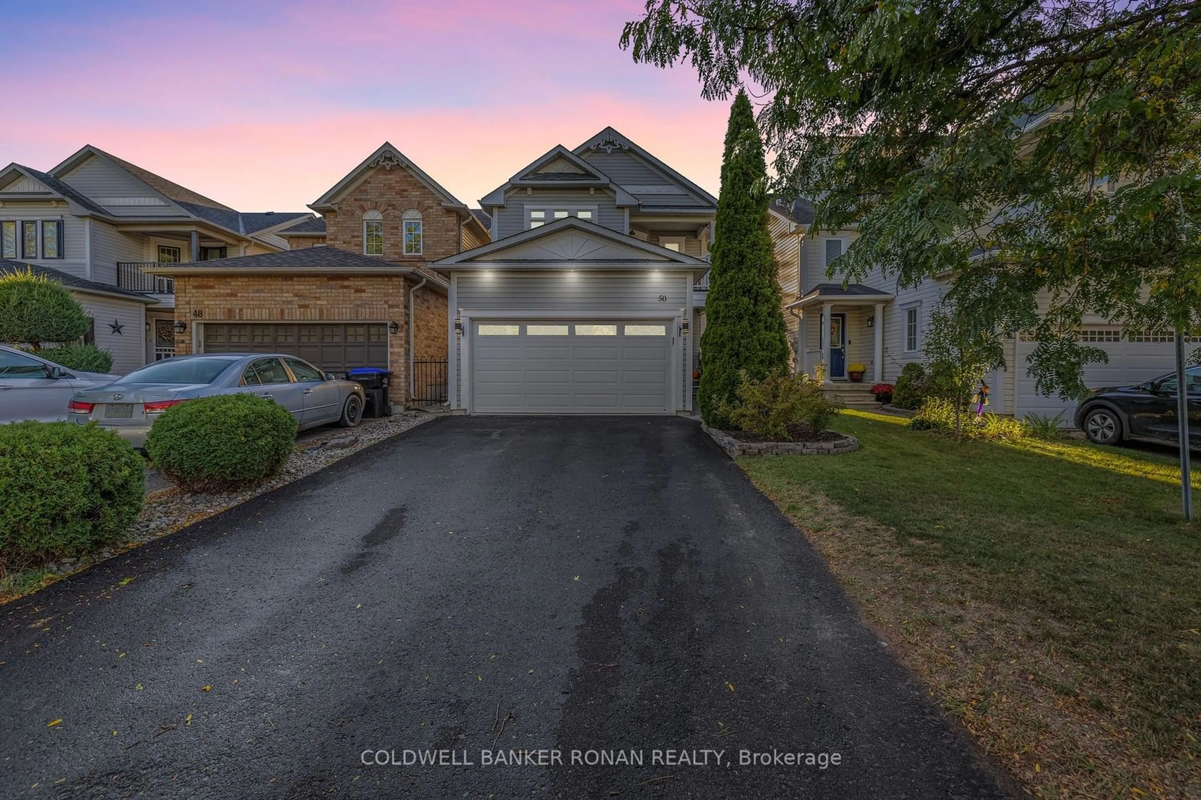 Frontside or backside of a home, the street view for 50 McCurdy Dr, New Tecumseth Ontario L0G 1W0