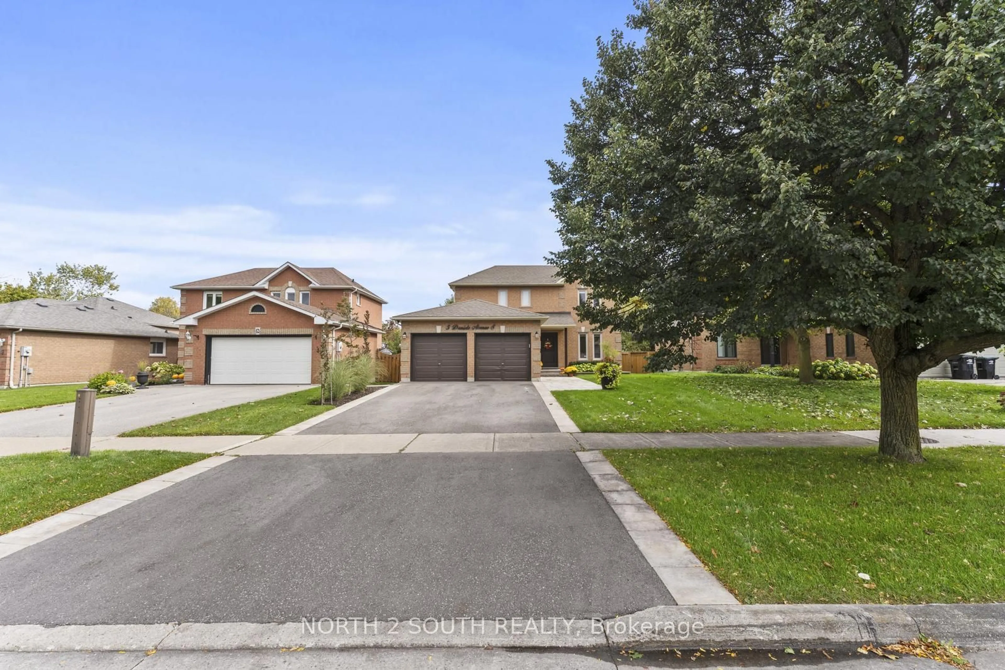 Frontside or backside of a home, the street view for 5 Daniele Ave, New Tecumseth Ontario L0G 1A0