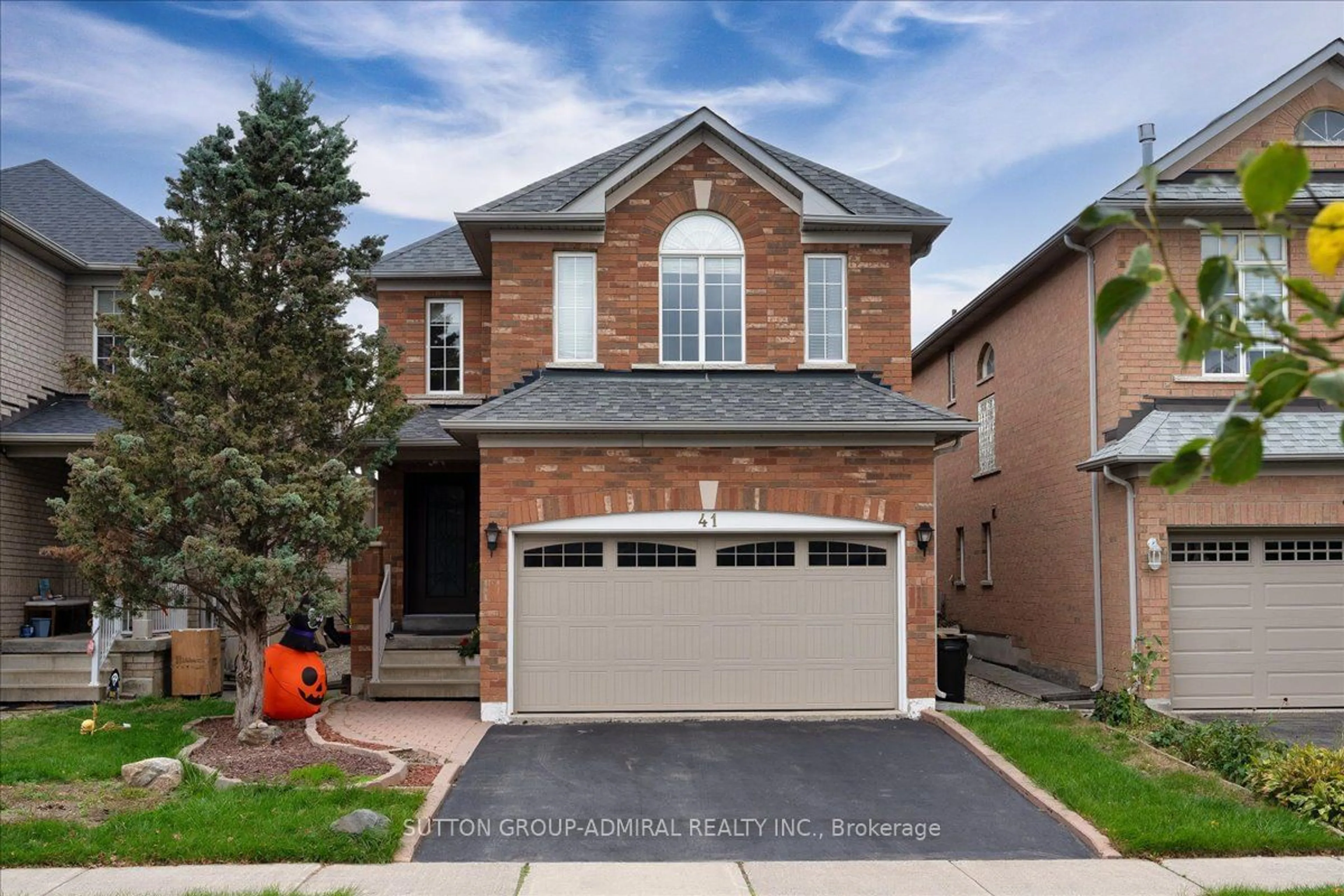 Home with brick exterior material for 41 Freemont St, Vaughan Ontario L4K 5J4