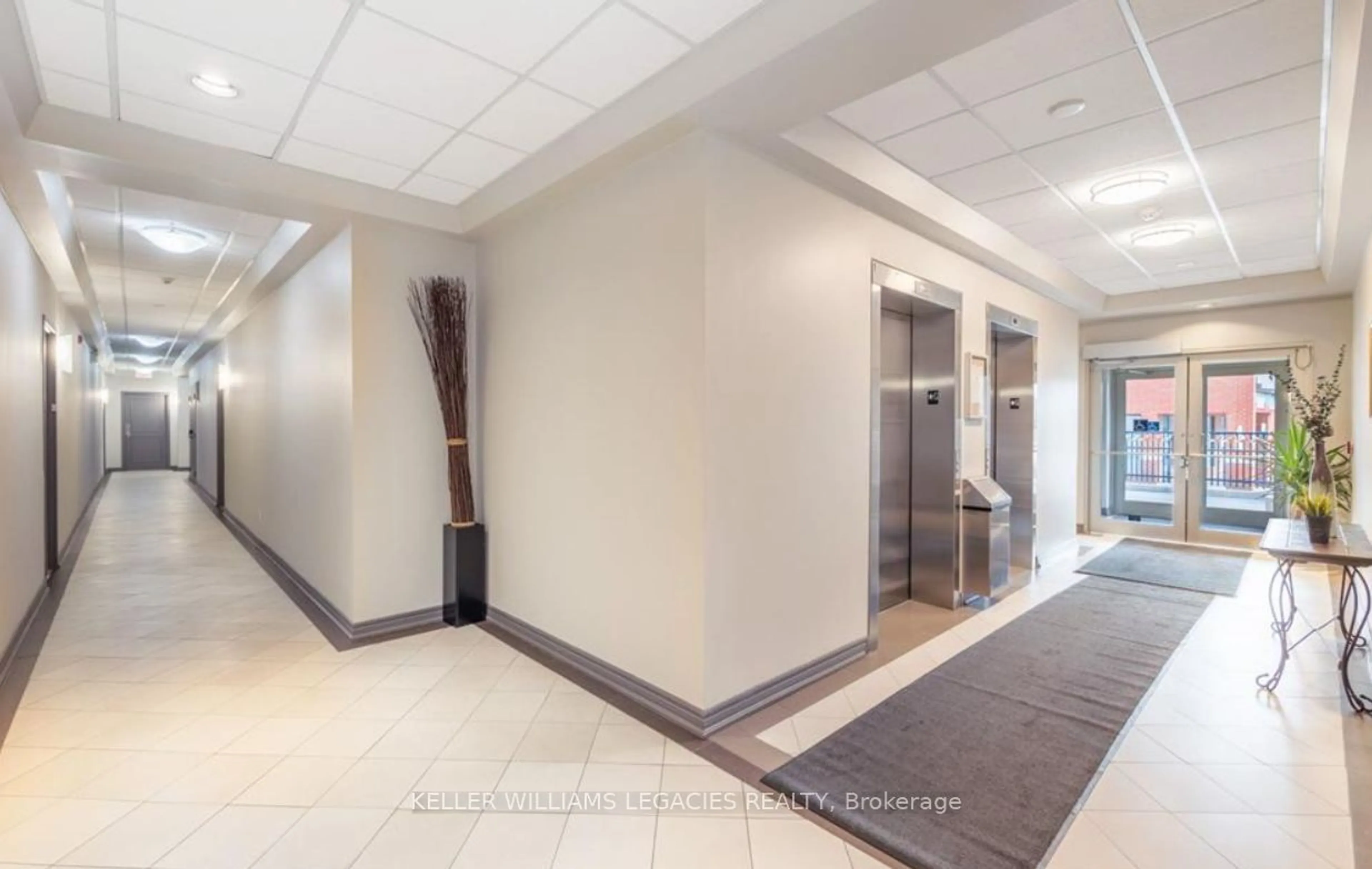 Indoor foyer, unknown floor for 9973 Keele St #101, Vaughan Ontario L6A 3Y5