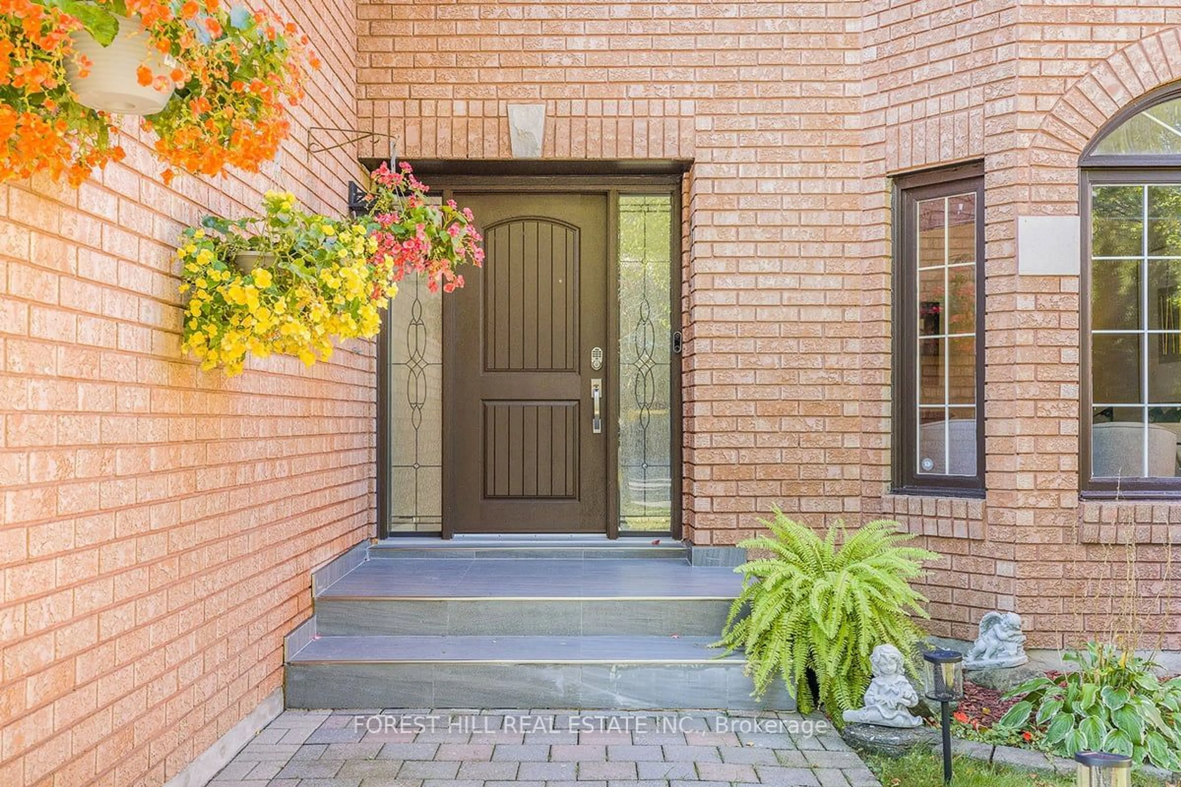 Indoor entryway, ceramic floors for 514 Keith Ave, Newmarket Ontario L3X 1V4