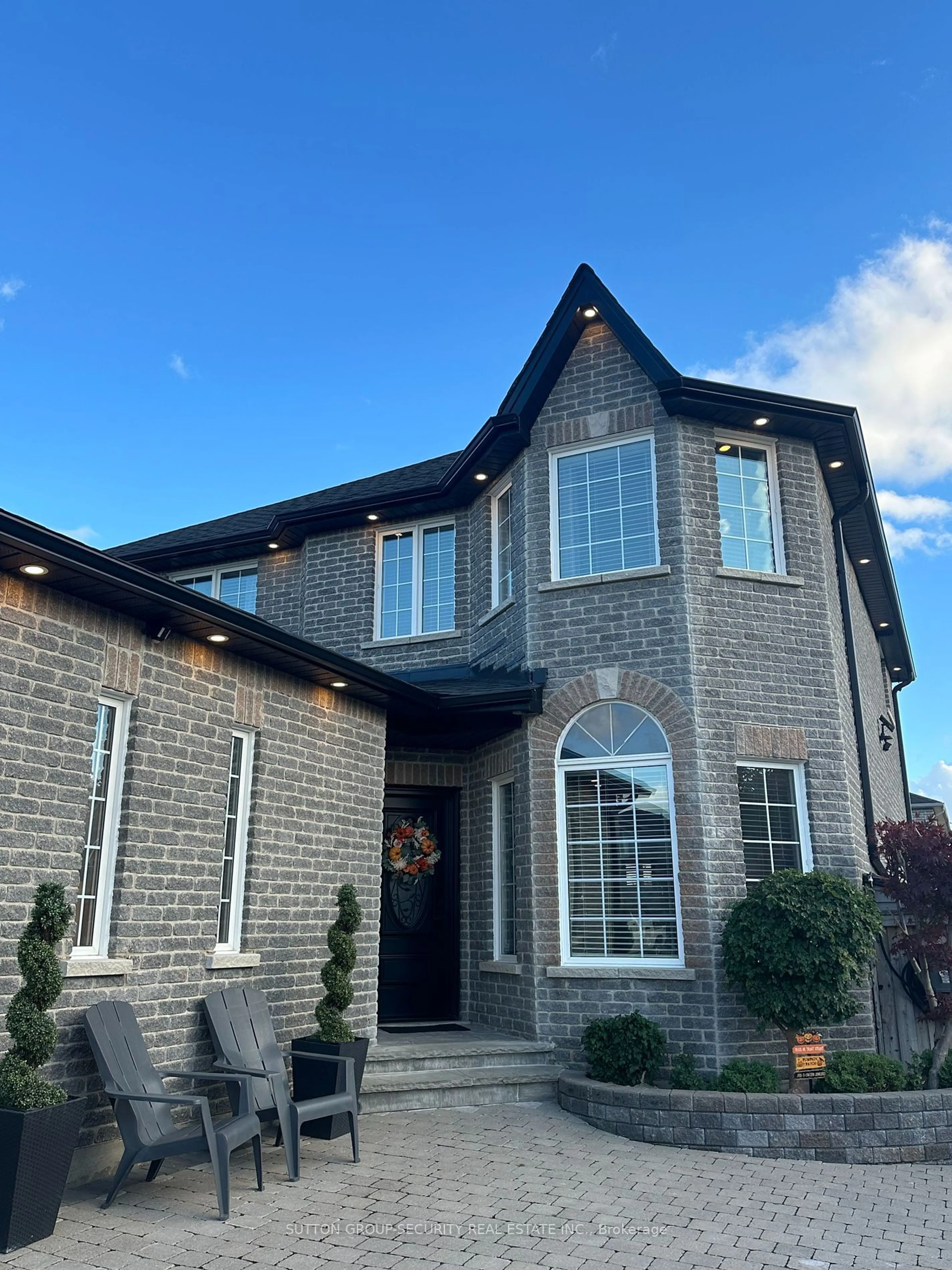 Home with brick exterior material for 2132 Osbond Rd, Innisfil Ontario L9S 0B2