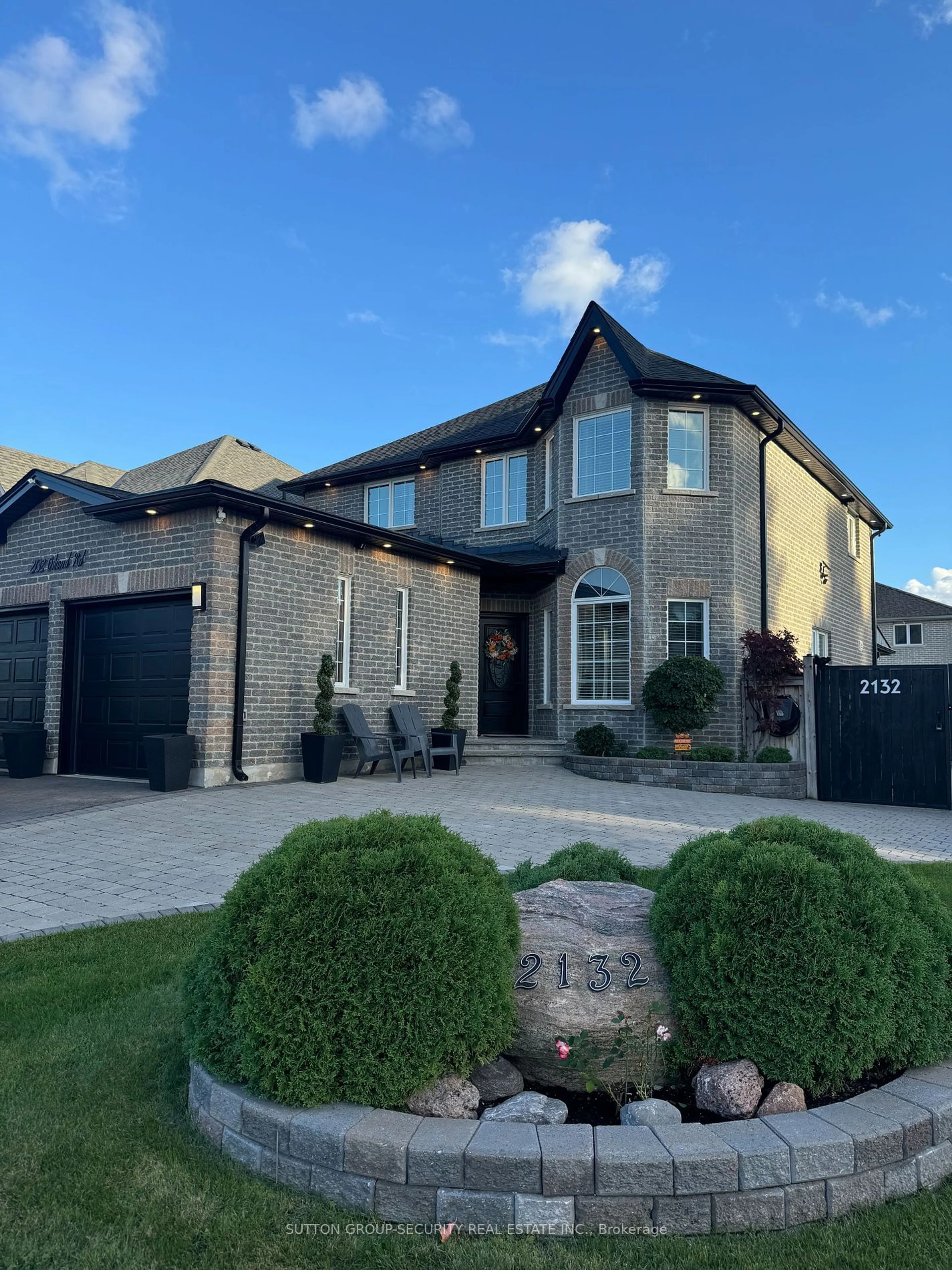 Frontside or backside of a home, the street view for 2132 Osbond Rd, Innisfil Ontario L9S 0B2