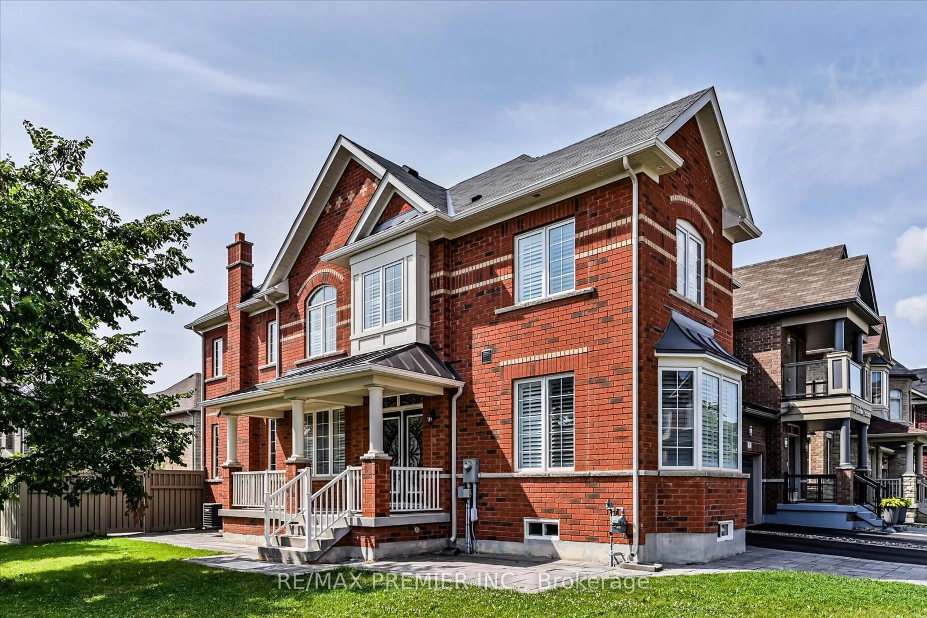 Home with brick exterior material for 31 Cranbrook Cres, Vaughan Ontario L4H 4H2